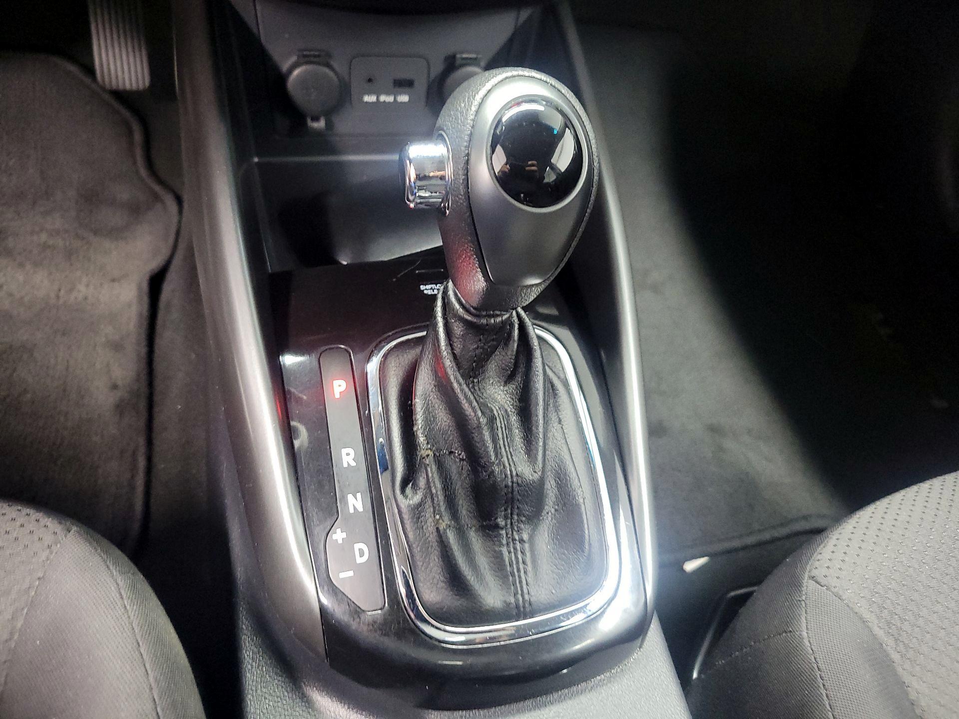 Thumbnail: 2013 Kia Forte - 15