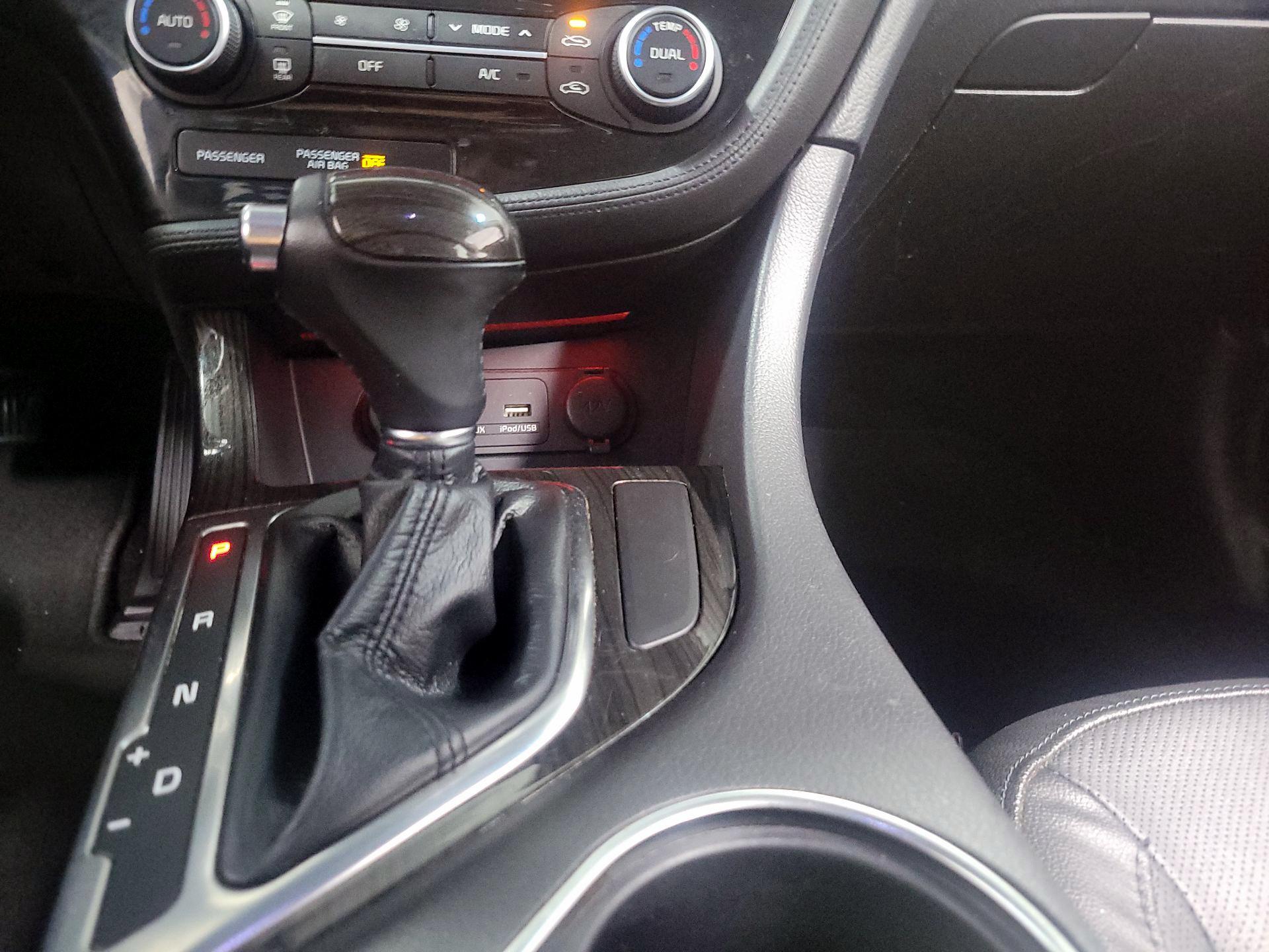 Thumbnail: 2015 Kia Optima - 16
