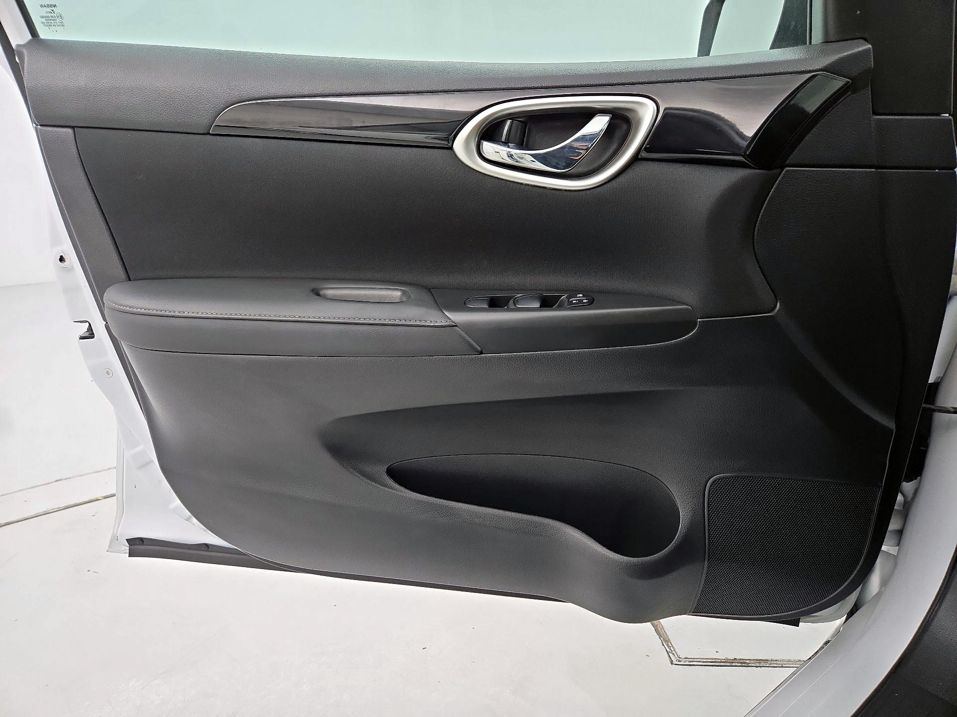 Thumbnail: 2019 Nissan Sentra - 12