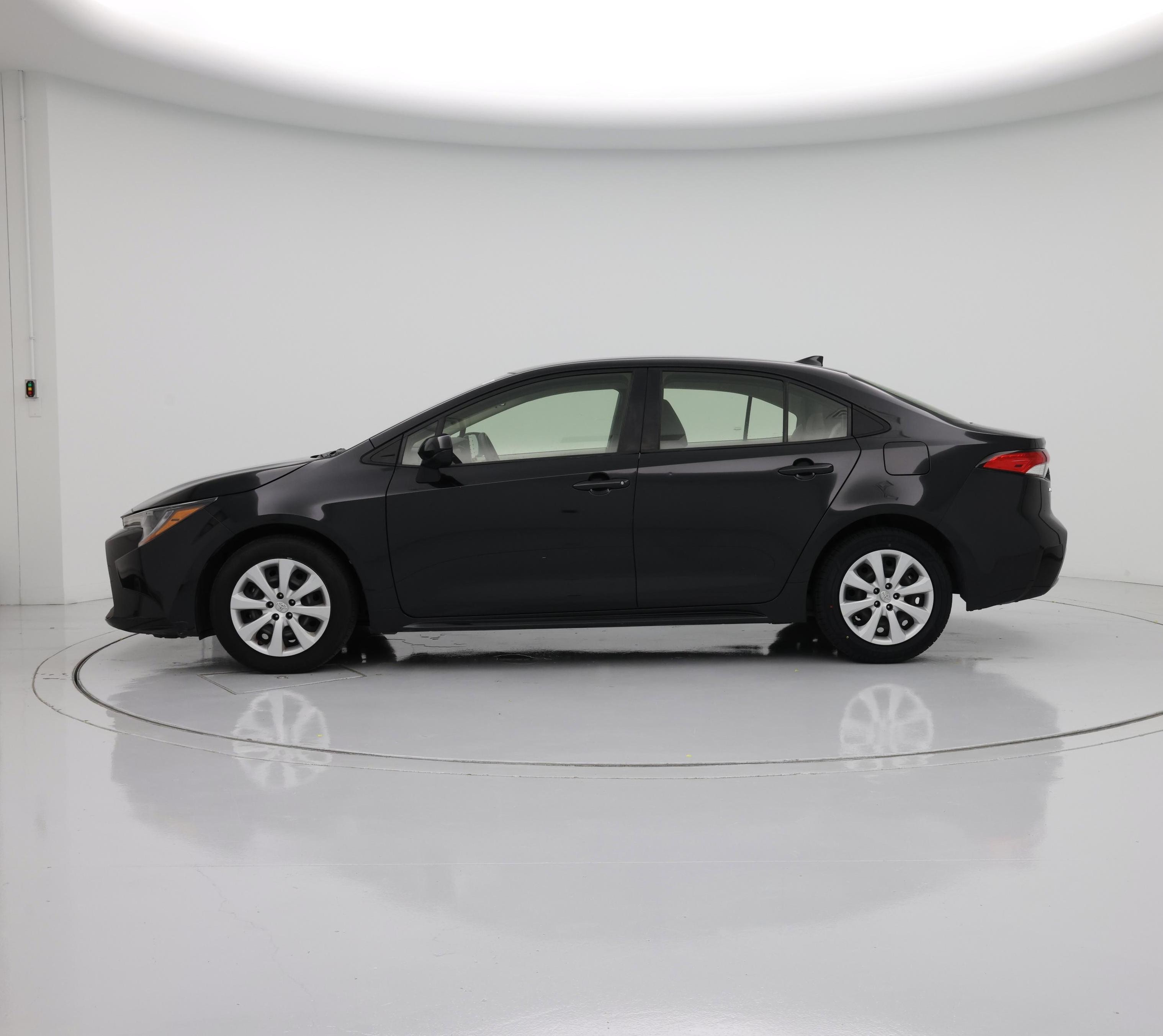 Thumbnail: 2022 Toyota Corolla - 3