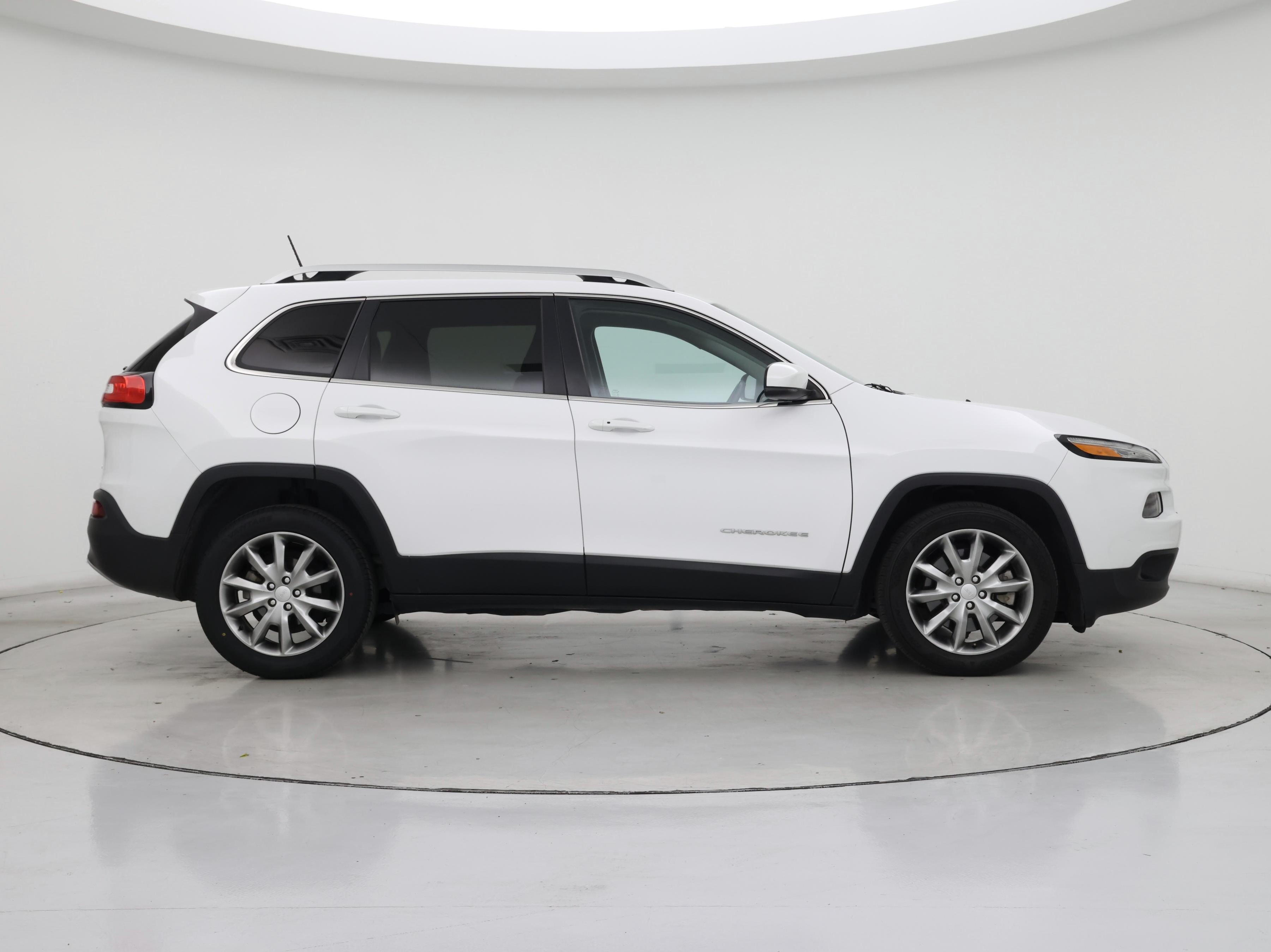 Thumbnail: 2018 Jeep Cherokee - 7