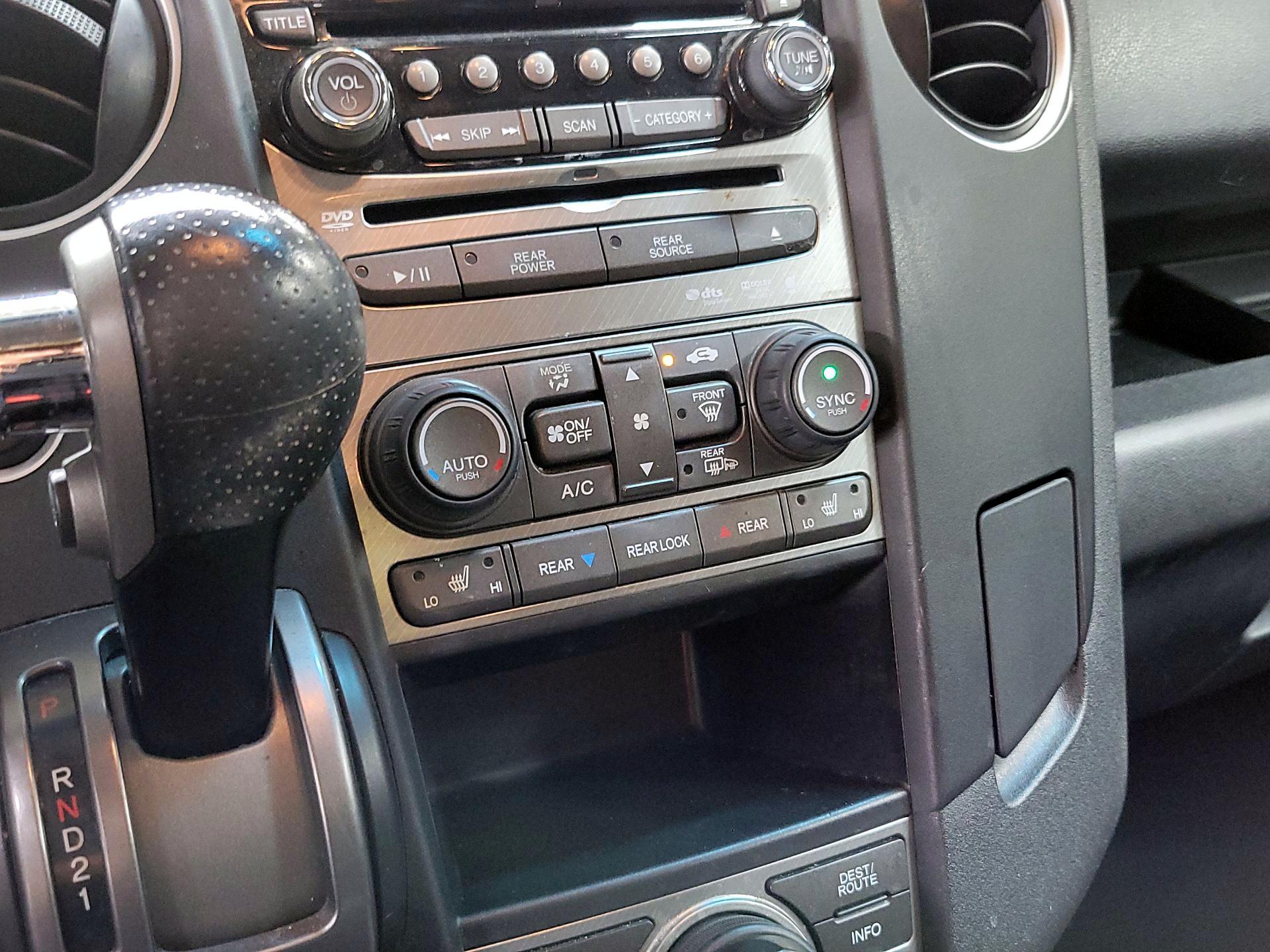 Thumbnail: 2015 Honda Pilot - 16