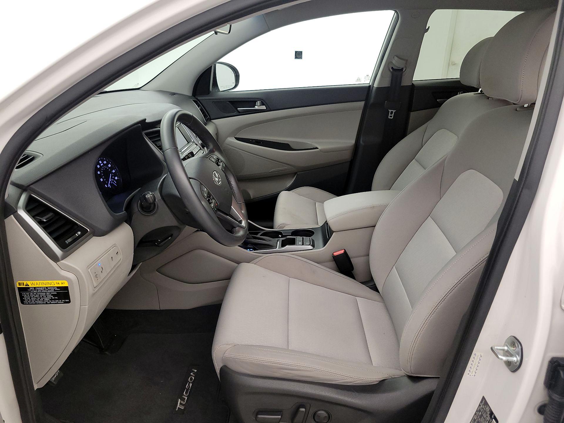 Thumbnail: 2016 Hyundai Tucson - 11