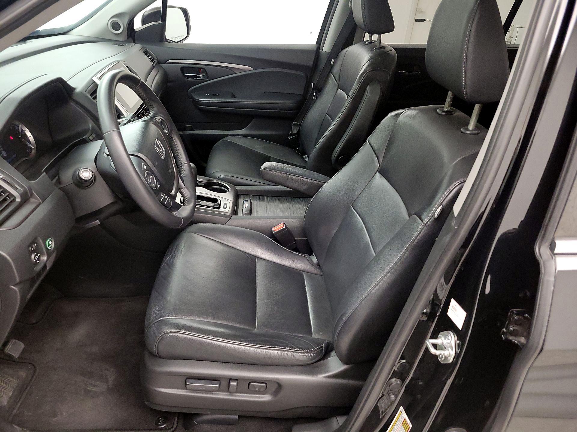 Thumbnail: 2017 Honda Pilot - 11