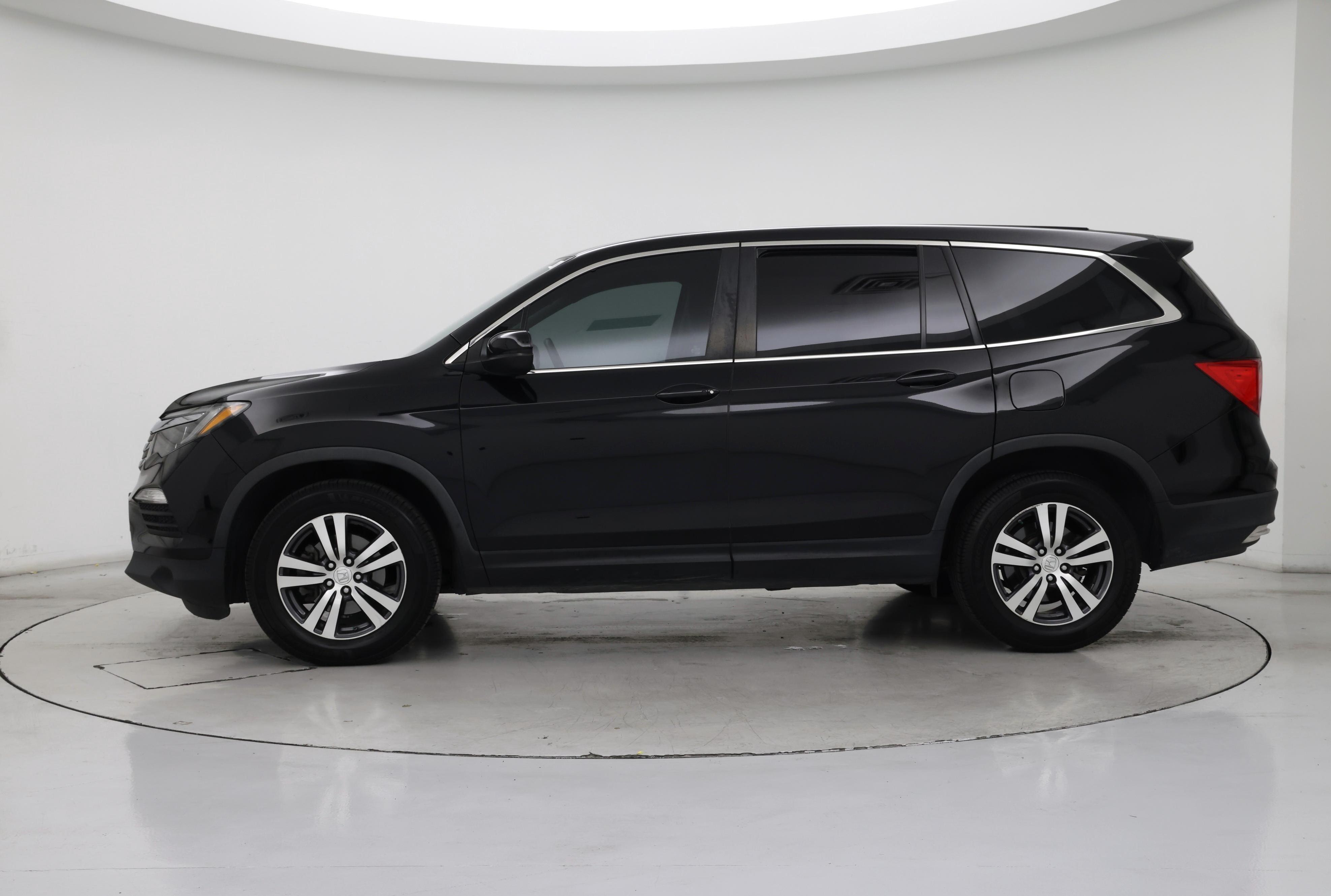 Thumbnail: 2017 Honda Pilot - 3