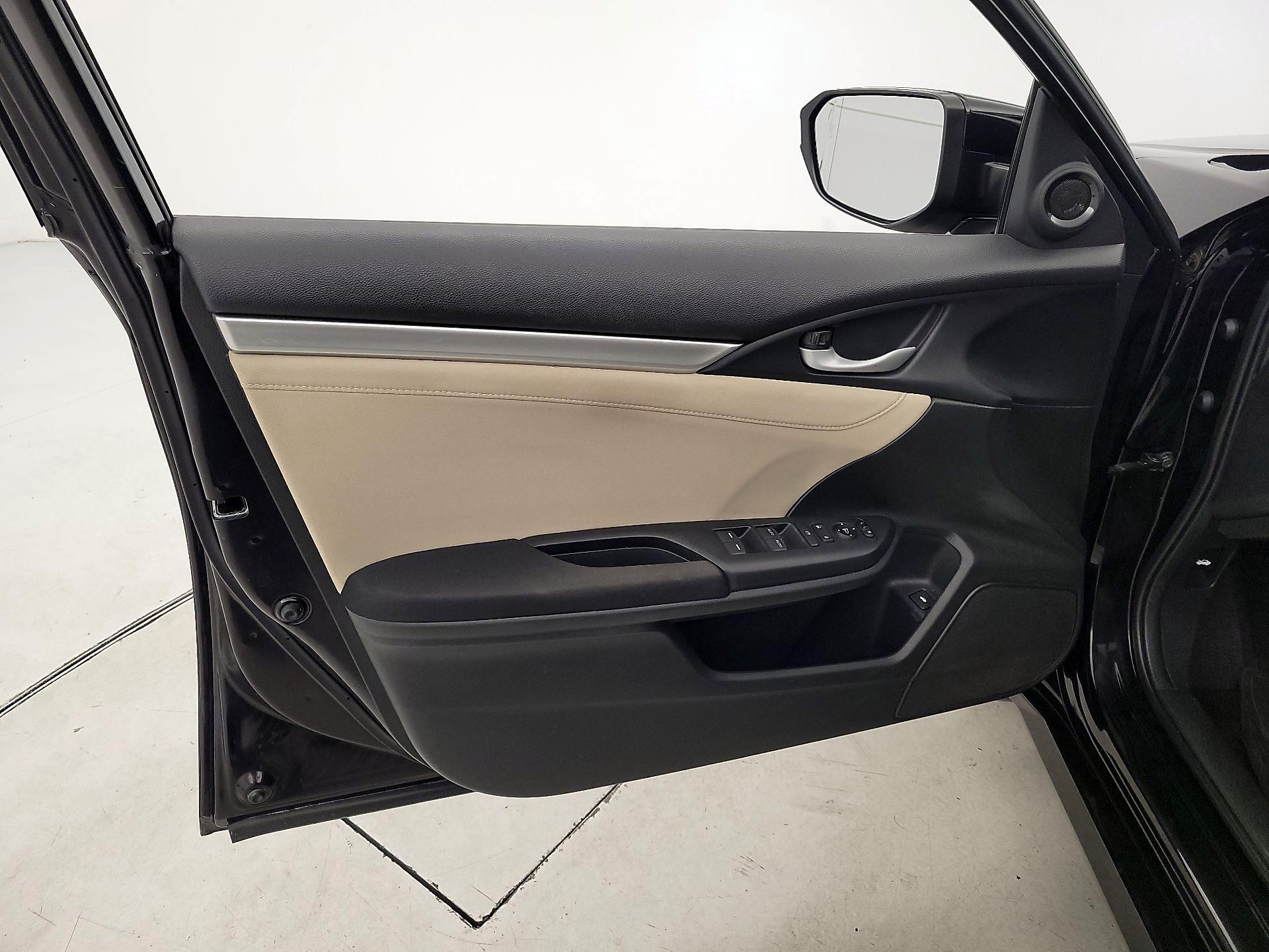 Thumbnail: 2016 Honda Civic - 12
