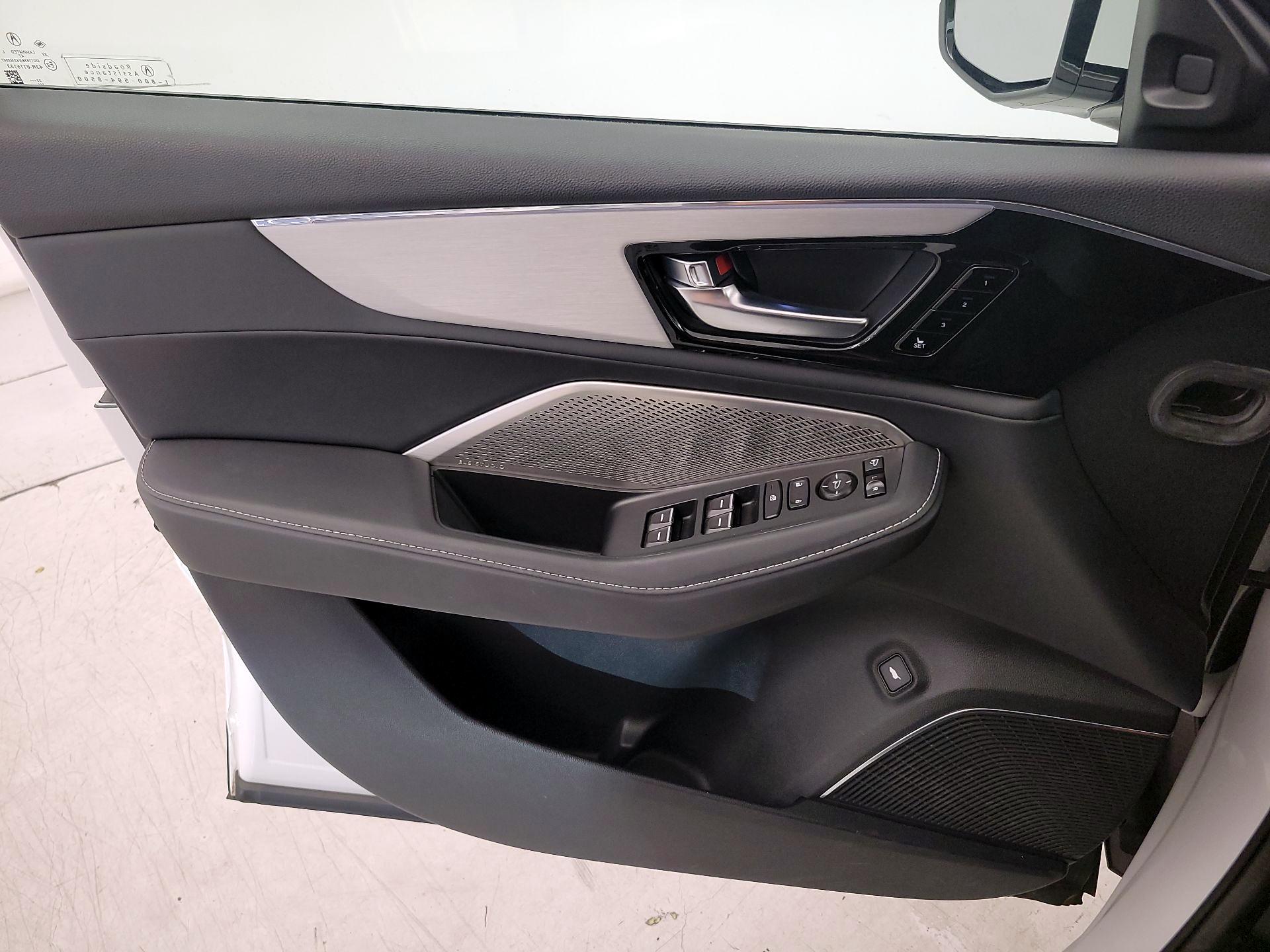 Thumbnail: 2023 Acura MDX - 12