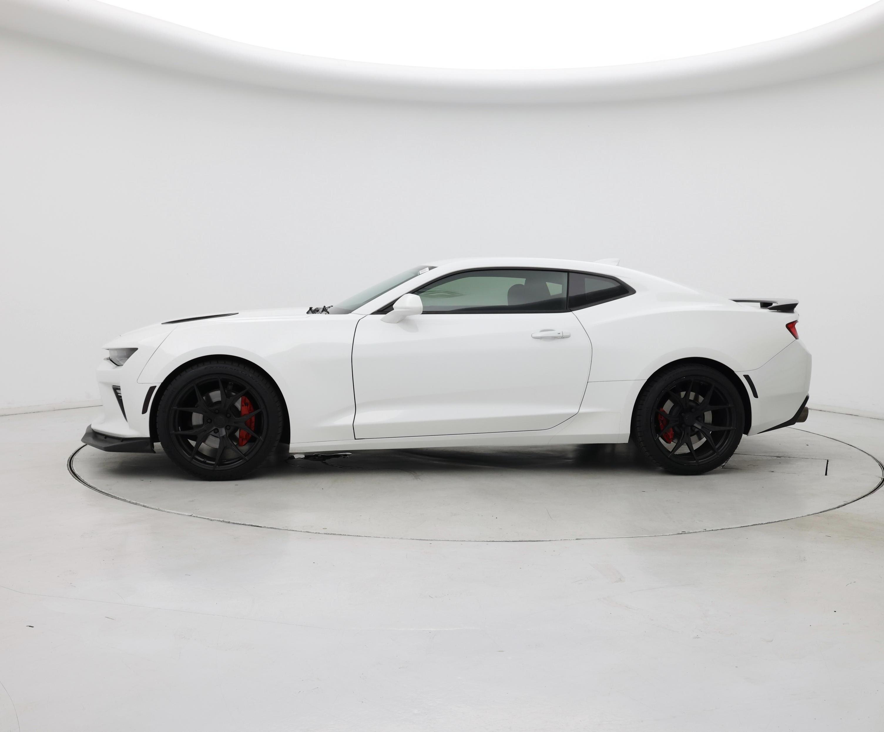 Thumbnail: 2018 Chevrolet Camaro - 3
