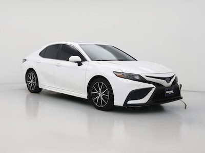 White 2022 Toyota Camry Hybrid SE