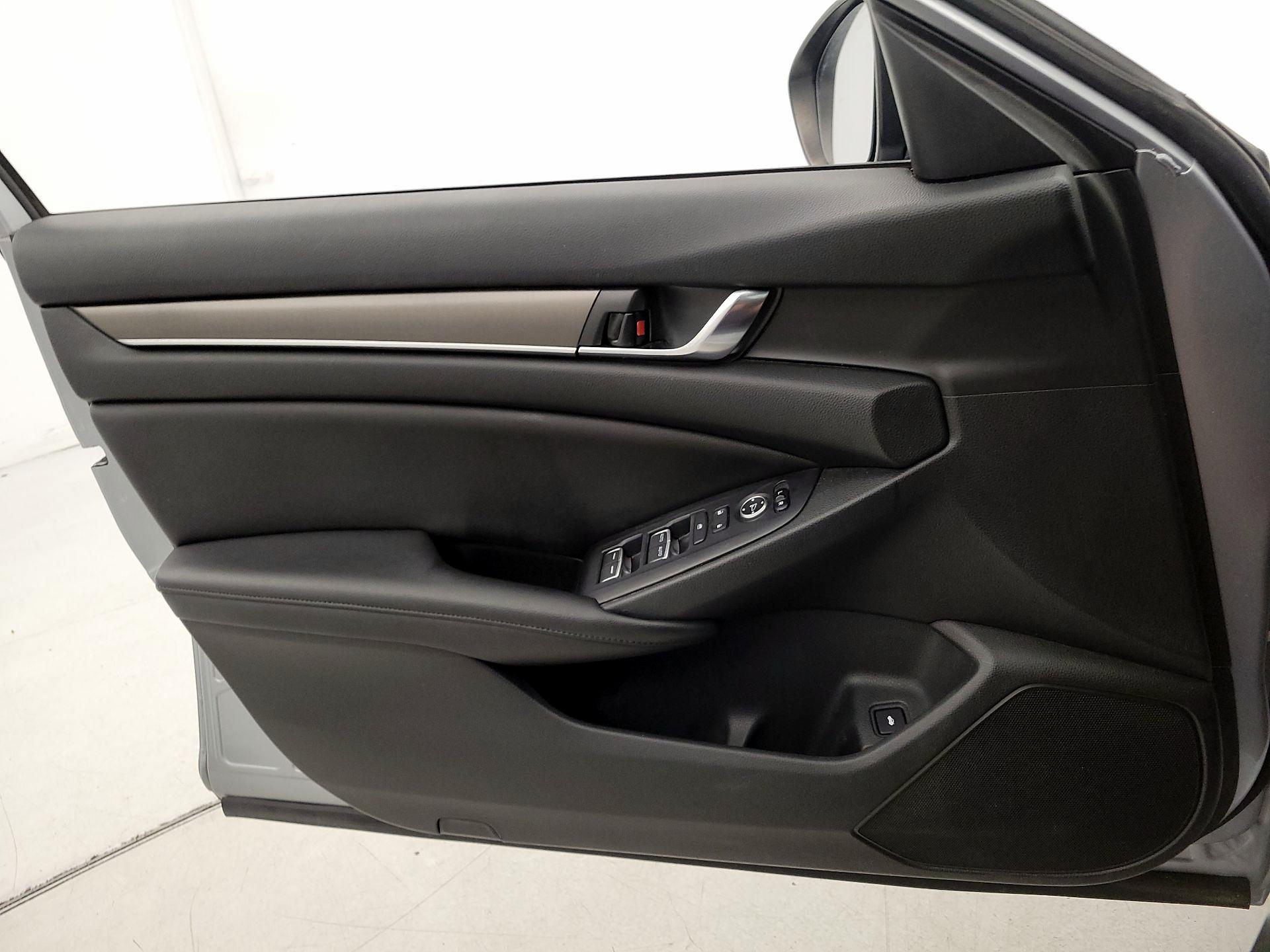 Thumbnail: 2019 Honda Accord - 12