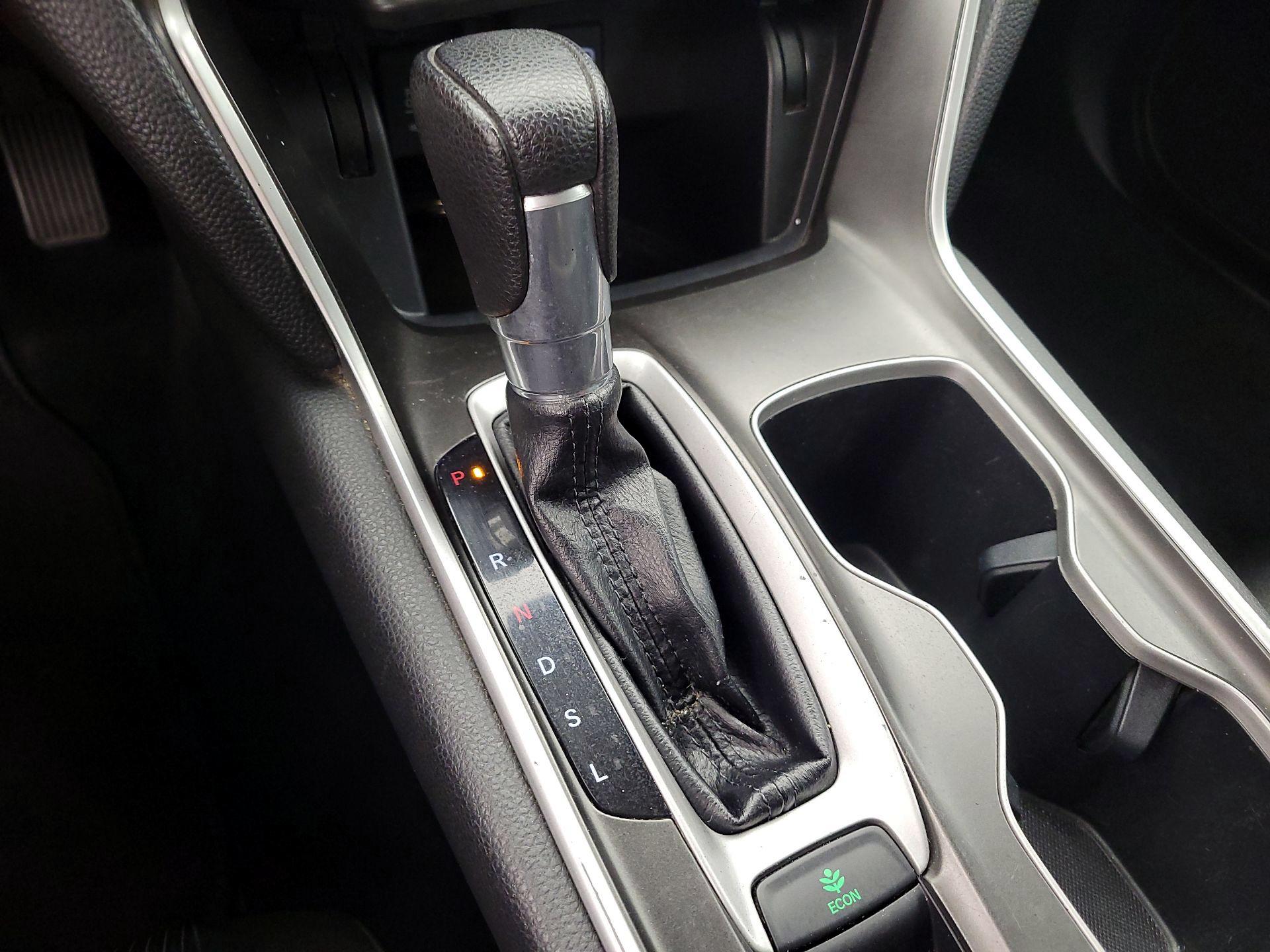Thumbnail: 2019 Honda Accord - 17