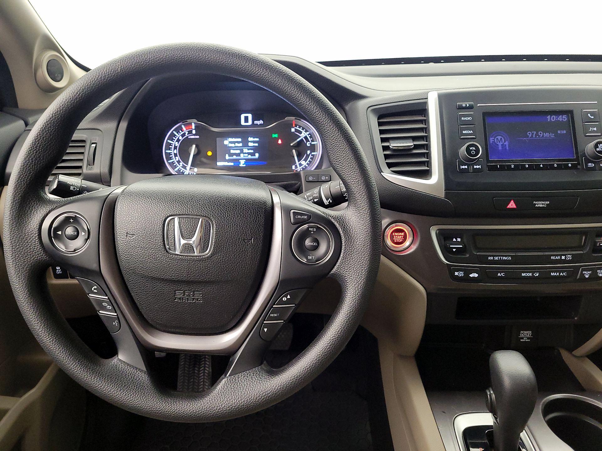 Thumbnail: 2017 Honda Pilot - 10