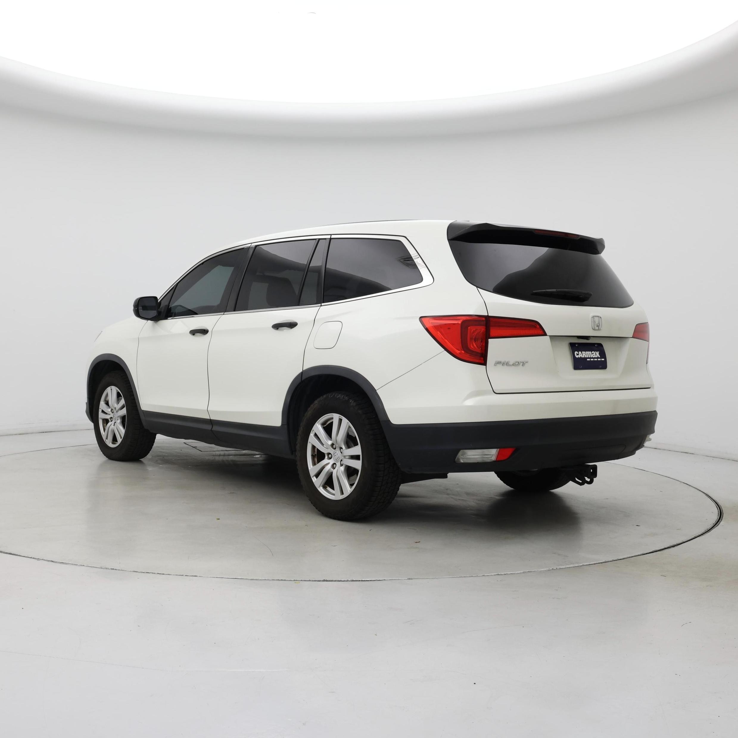 Thumbnail: 2017 Honda Pilot - 2