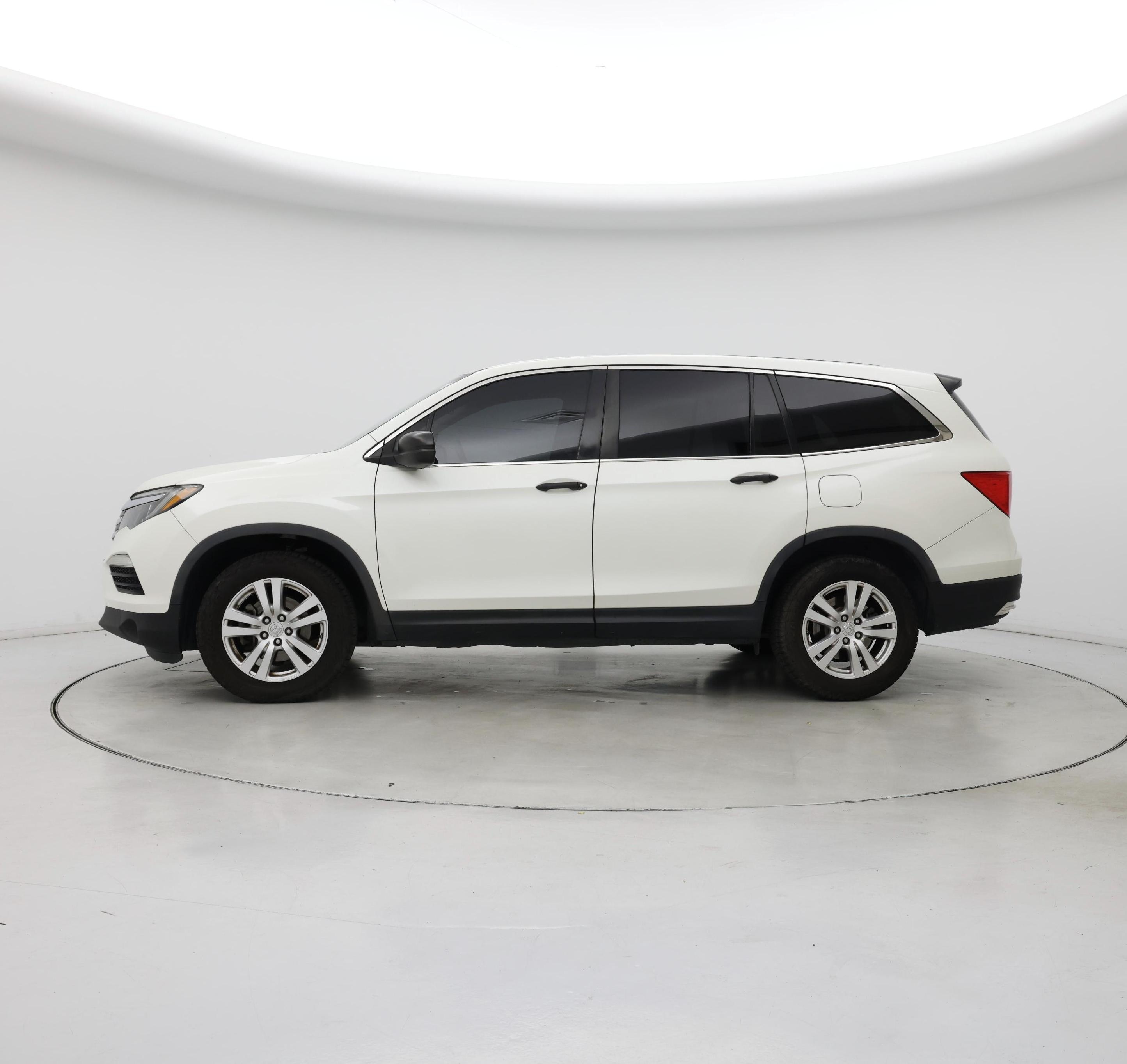Thumbnail: 2017 Honda Pilot - 3