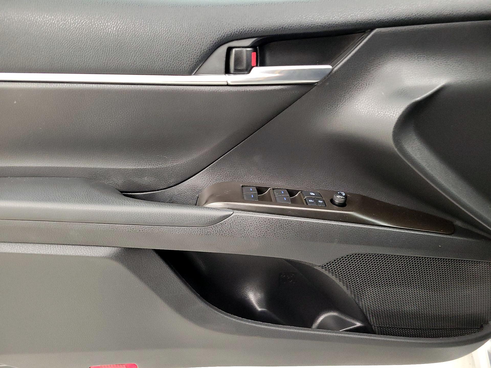 Thumbnail: 2021 Toyota Camry - 12