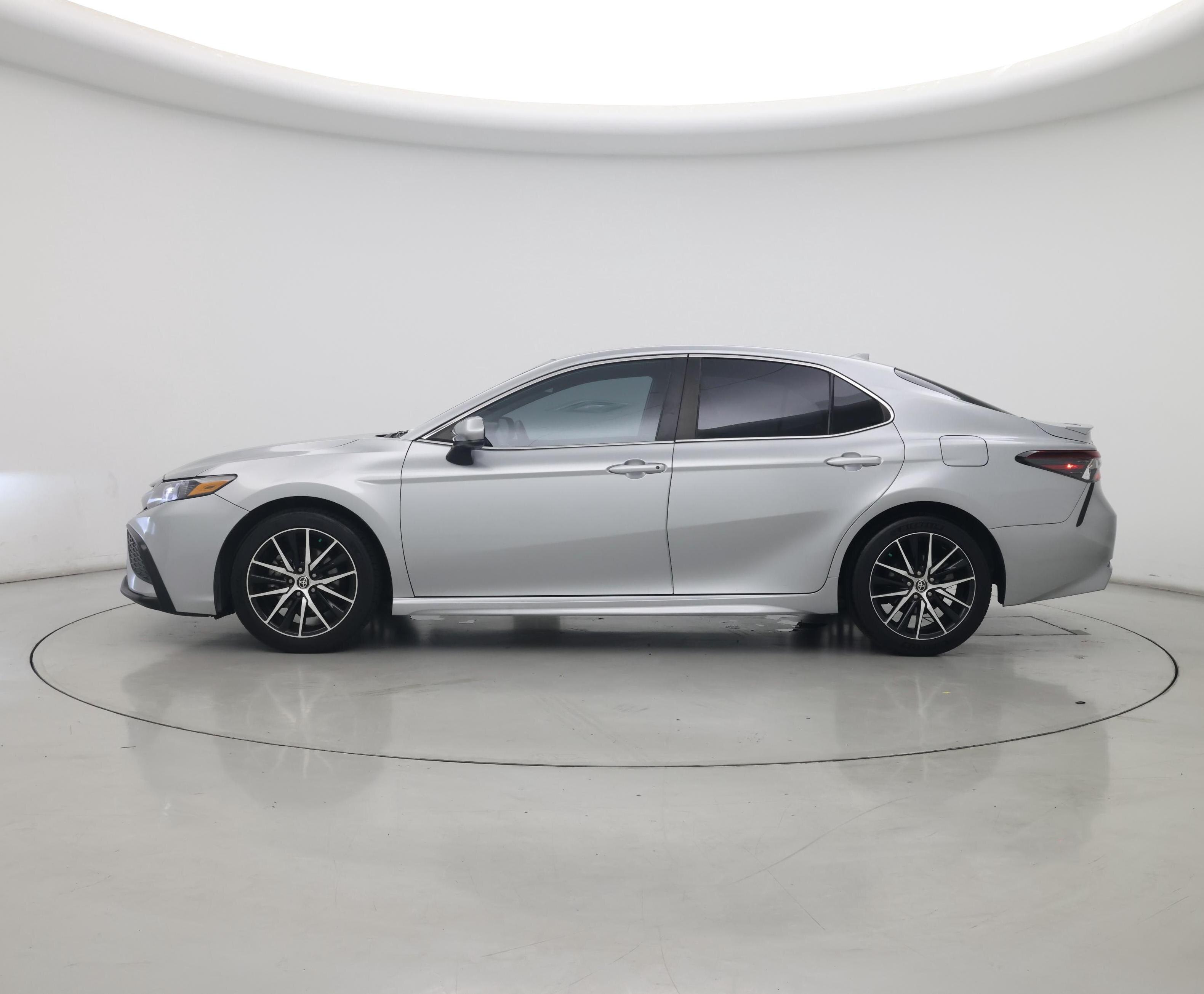 Thumbnail: 2021 Toyota Camry - 3