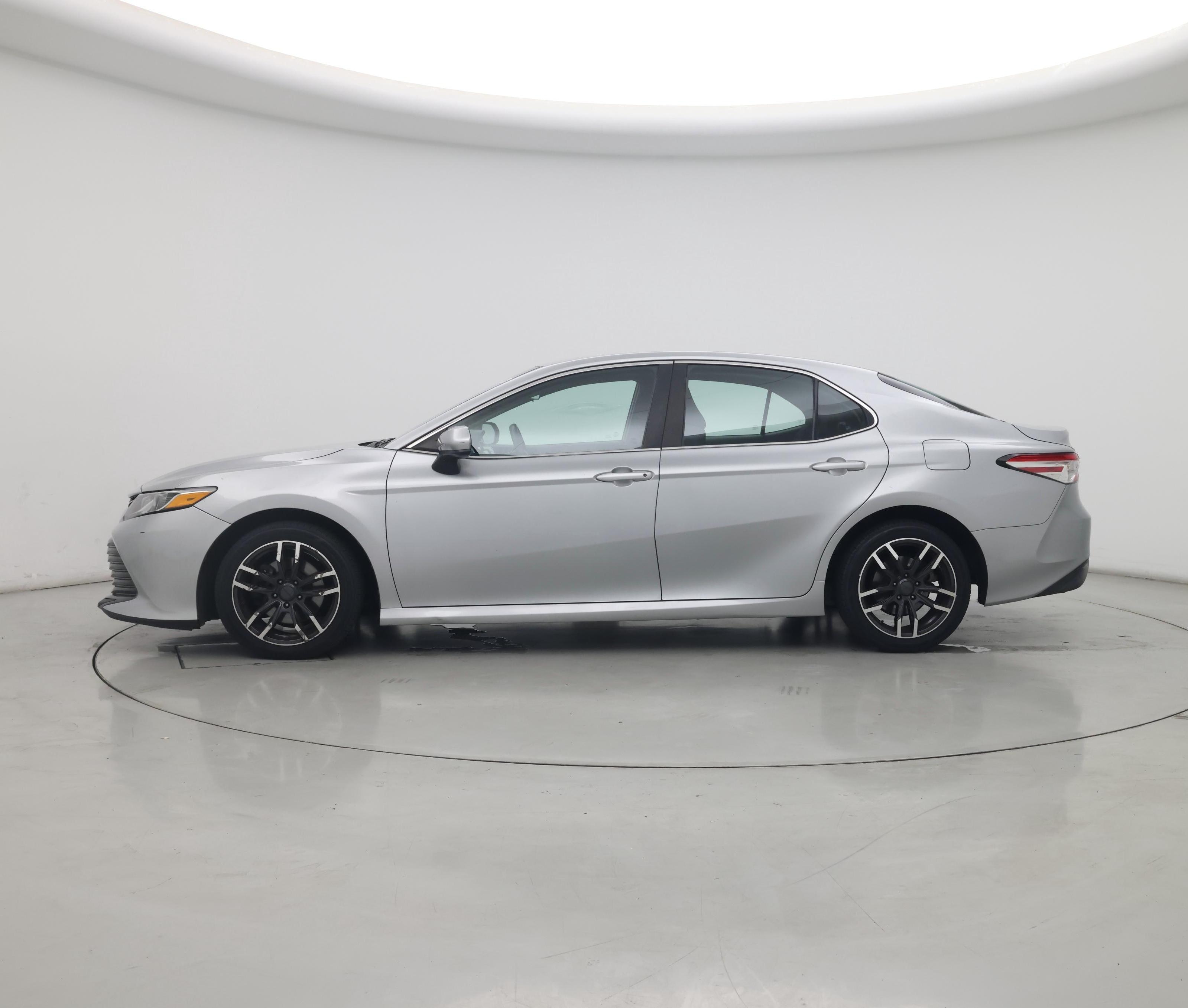 Thumbnail: 2018 Toyota Camry - 3