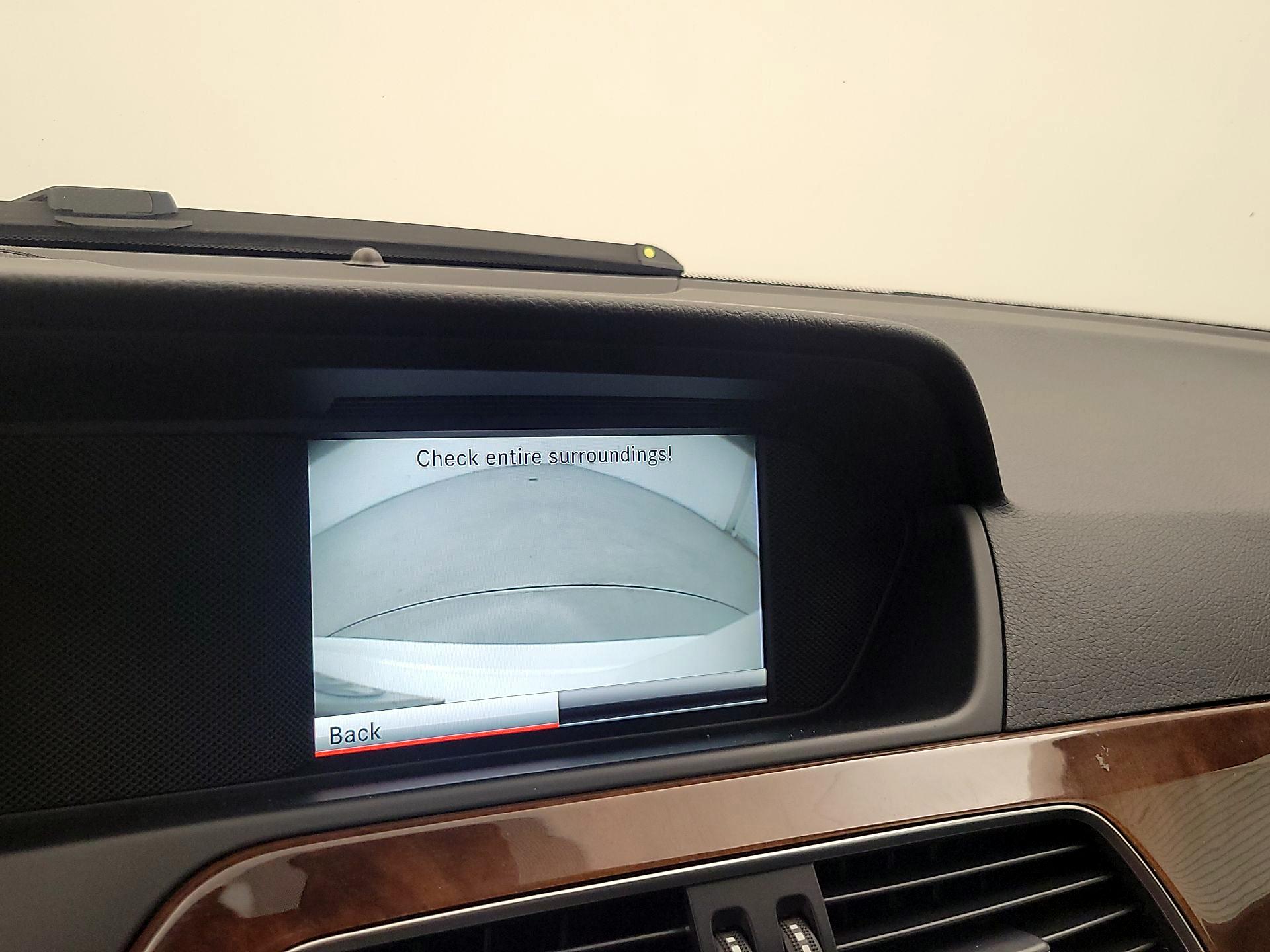 Thumbnail: 2014 Mercedes-Benz C-Class - 15
