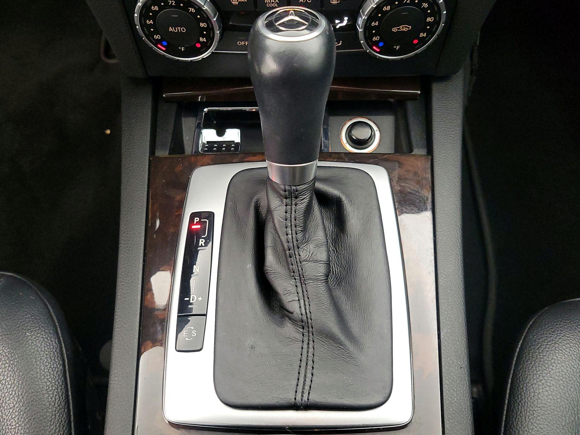 Thumbnail: 2014 Mercedes-Benz C-Class - 18
