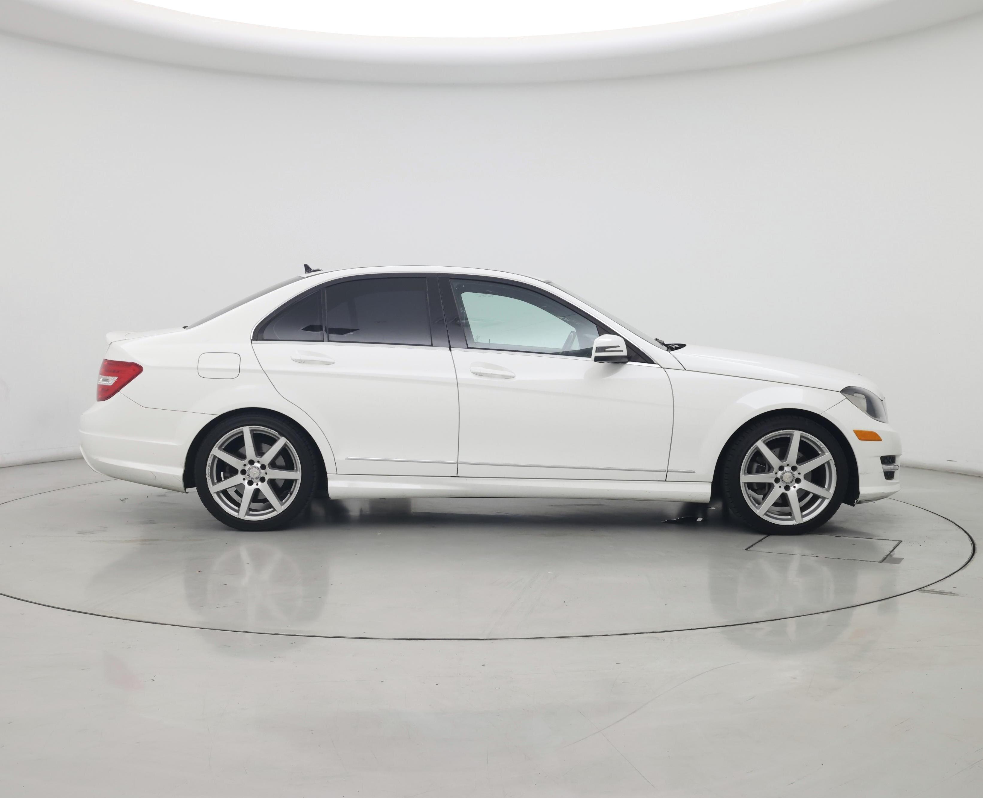 Thumbnail: 2014 Mercedes-Benz C-Class - 7