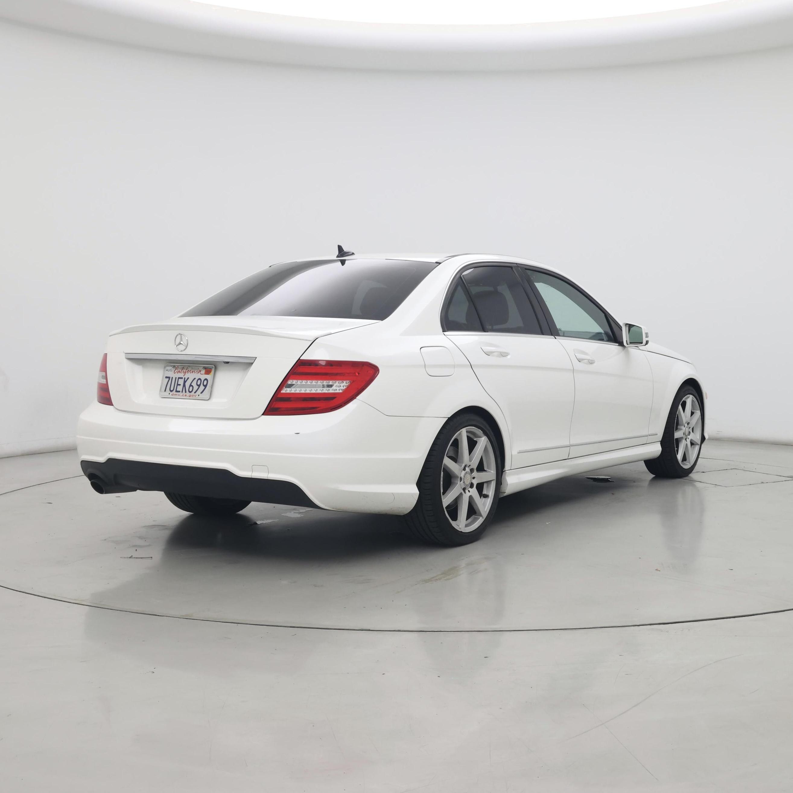 Thumbnail: 2014 Mercedes-Benz C-Class - 8