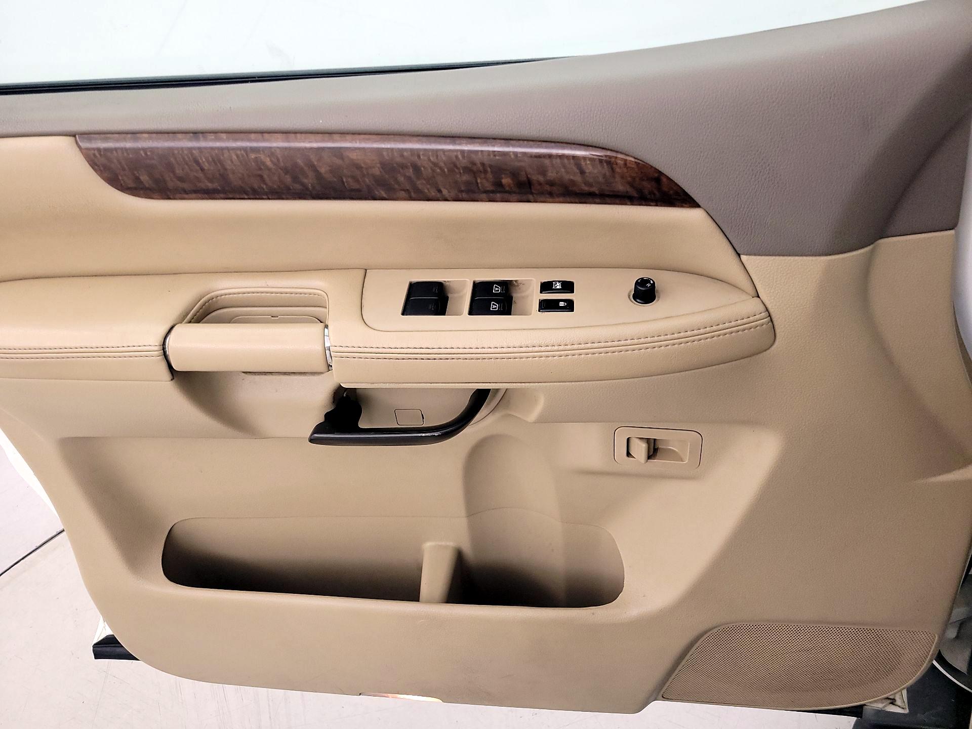 Thumbnail: 2013 Nissan Armada - 12