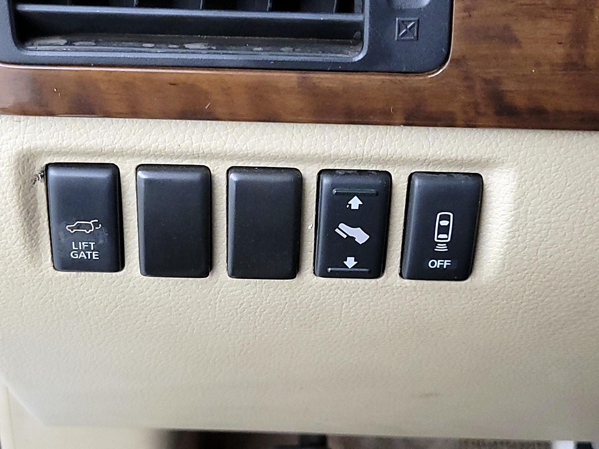 Thumbnail: 2013 Nissan Armada - 13