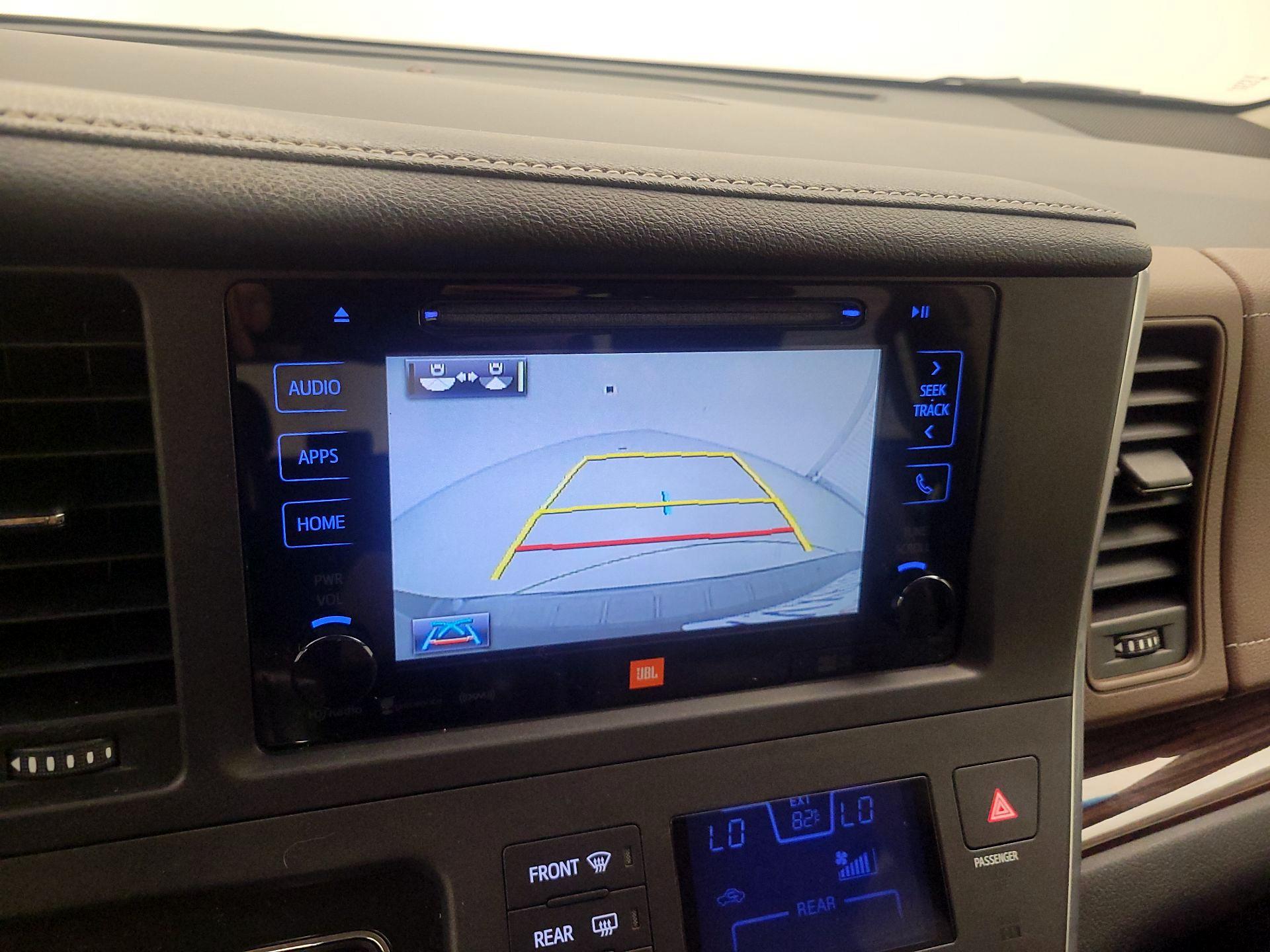 Thumbnail: 2017 Toyota Sienna - 14