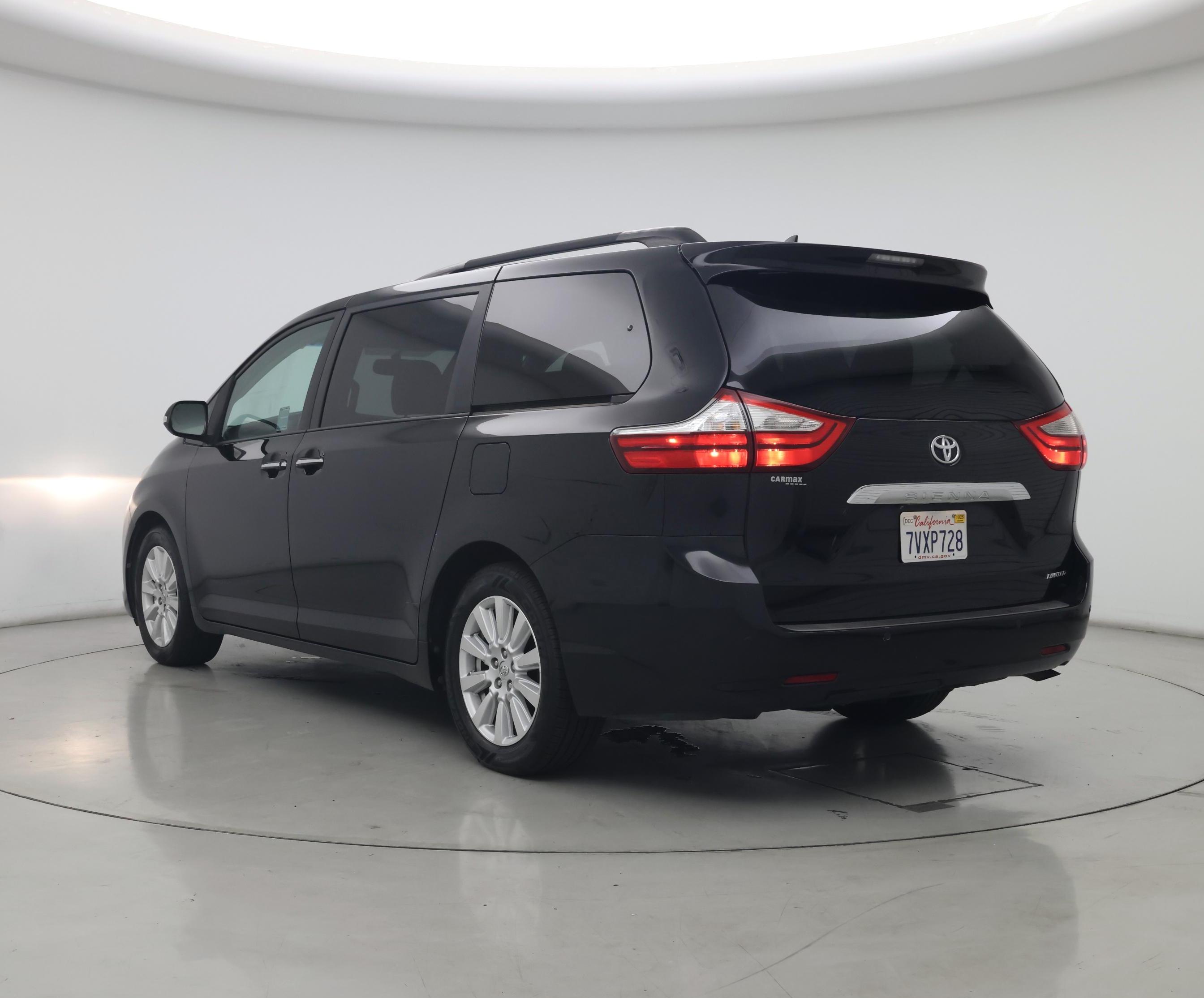 Thumbnail: 2017 Toyota Sienna - 2