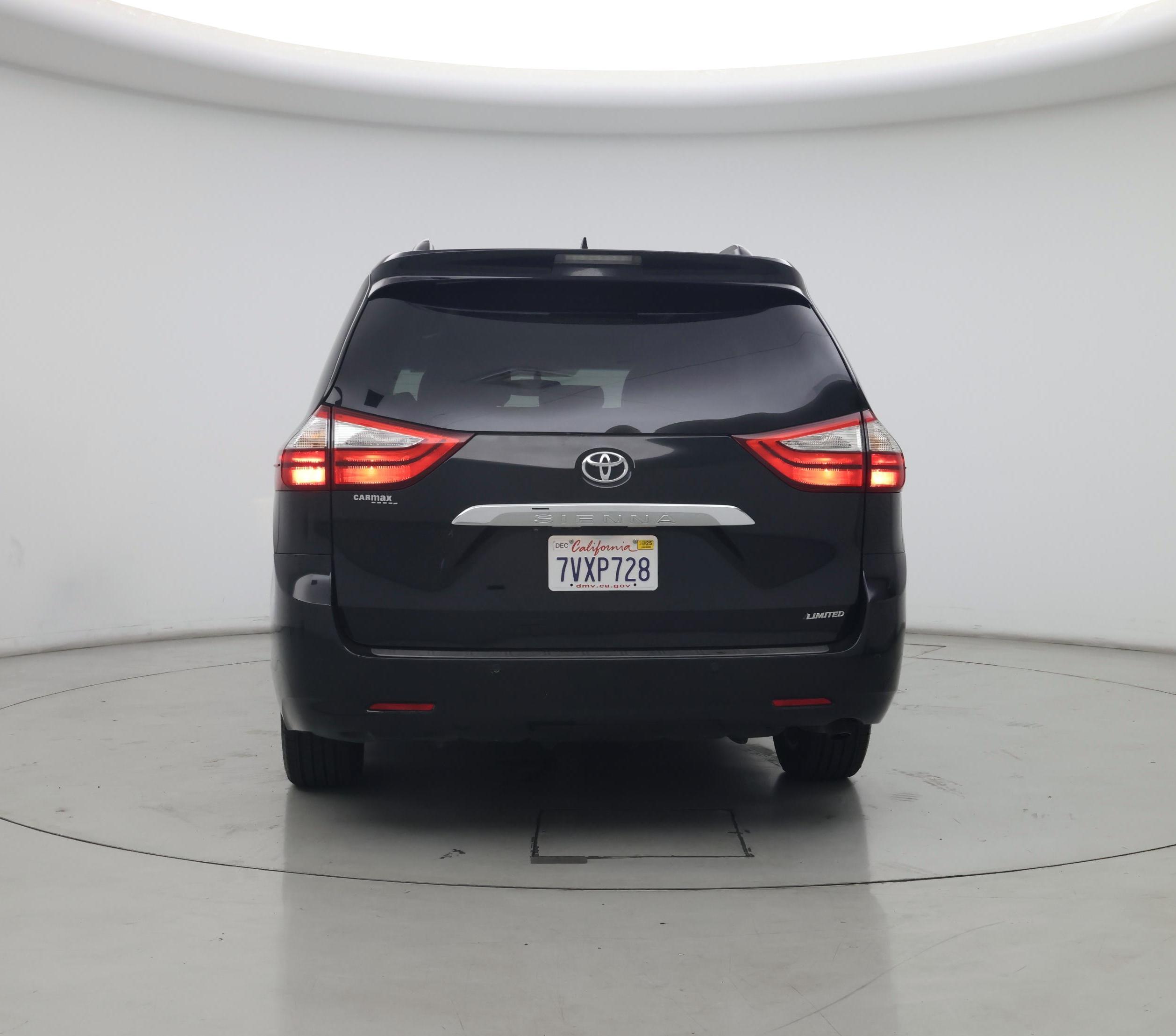 Thumbnail: 2017 Toyota Sienna - 6