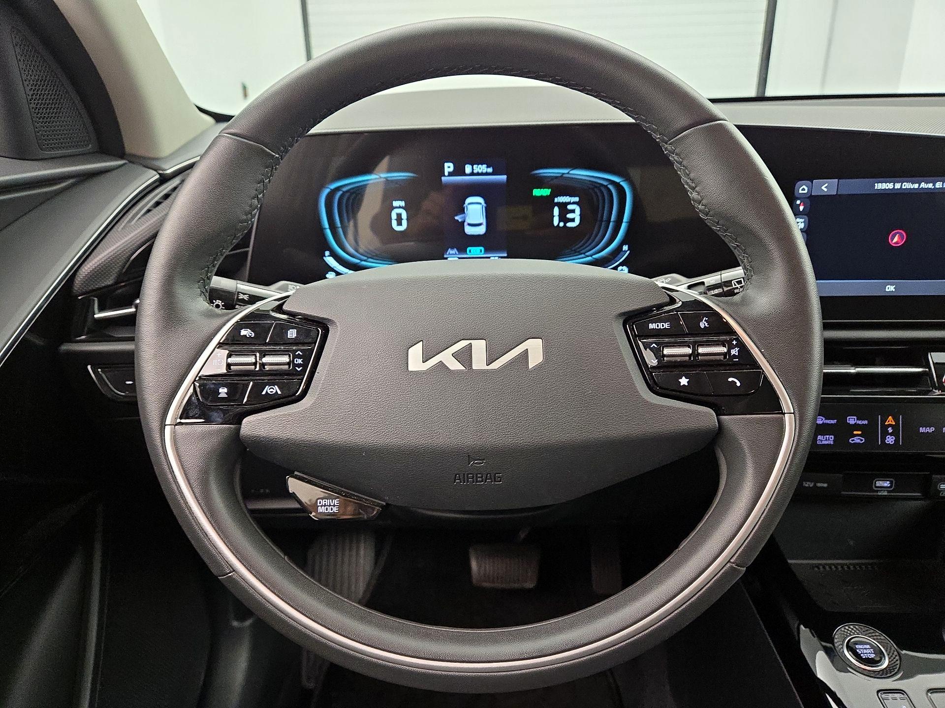 Thumbnail: 2023 Kia Niro - 10