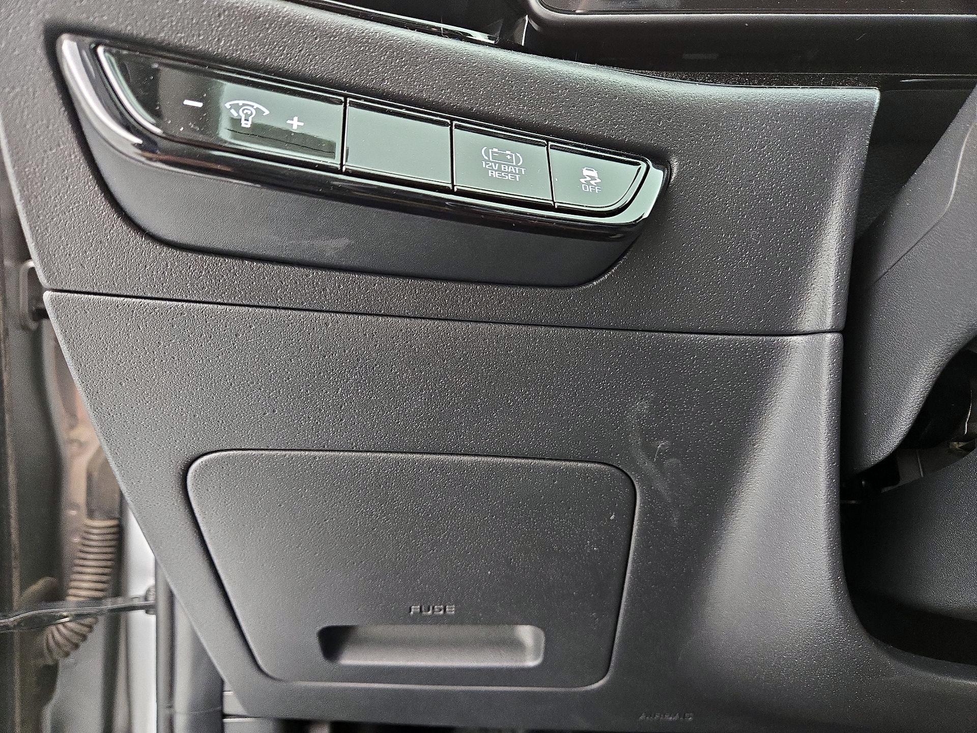 Thumbnail: 2023 Kia Niro - 13