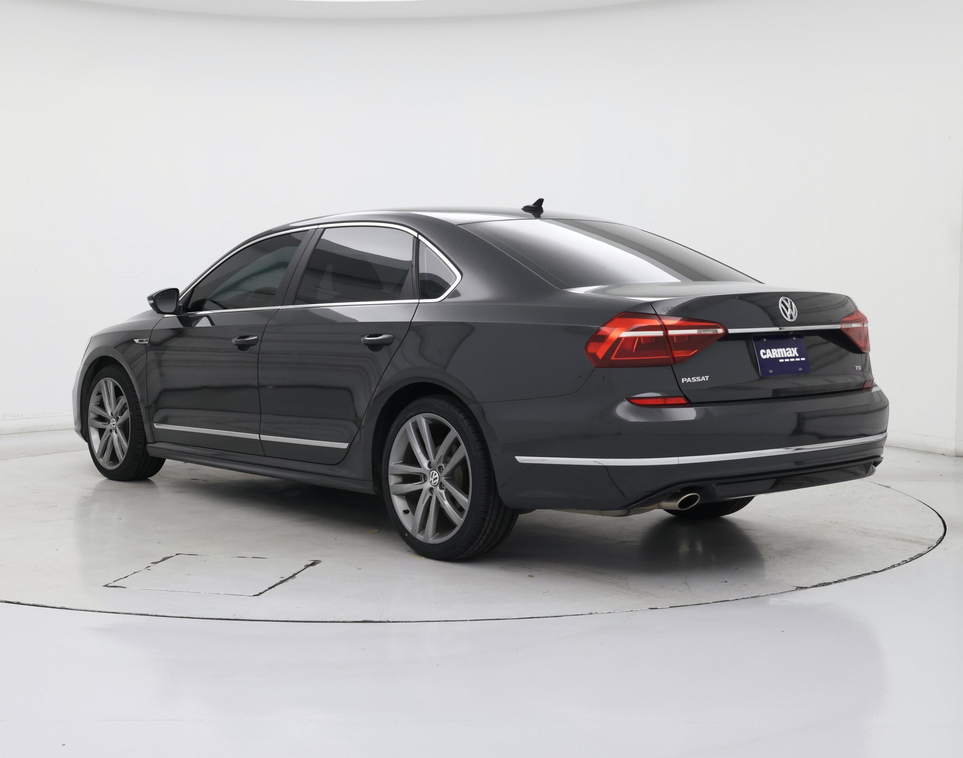 Thumbnail: 2017 Volkswagen Passat - 2