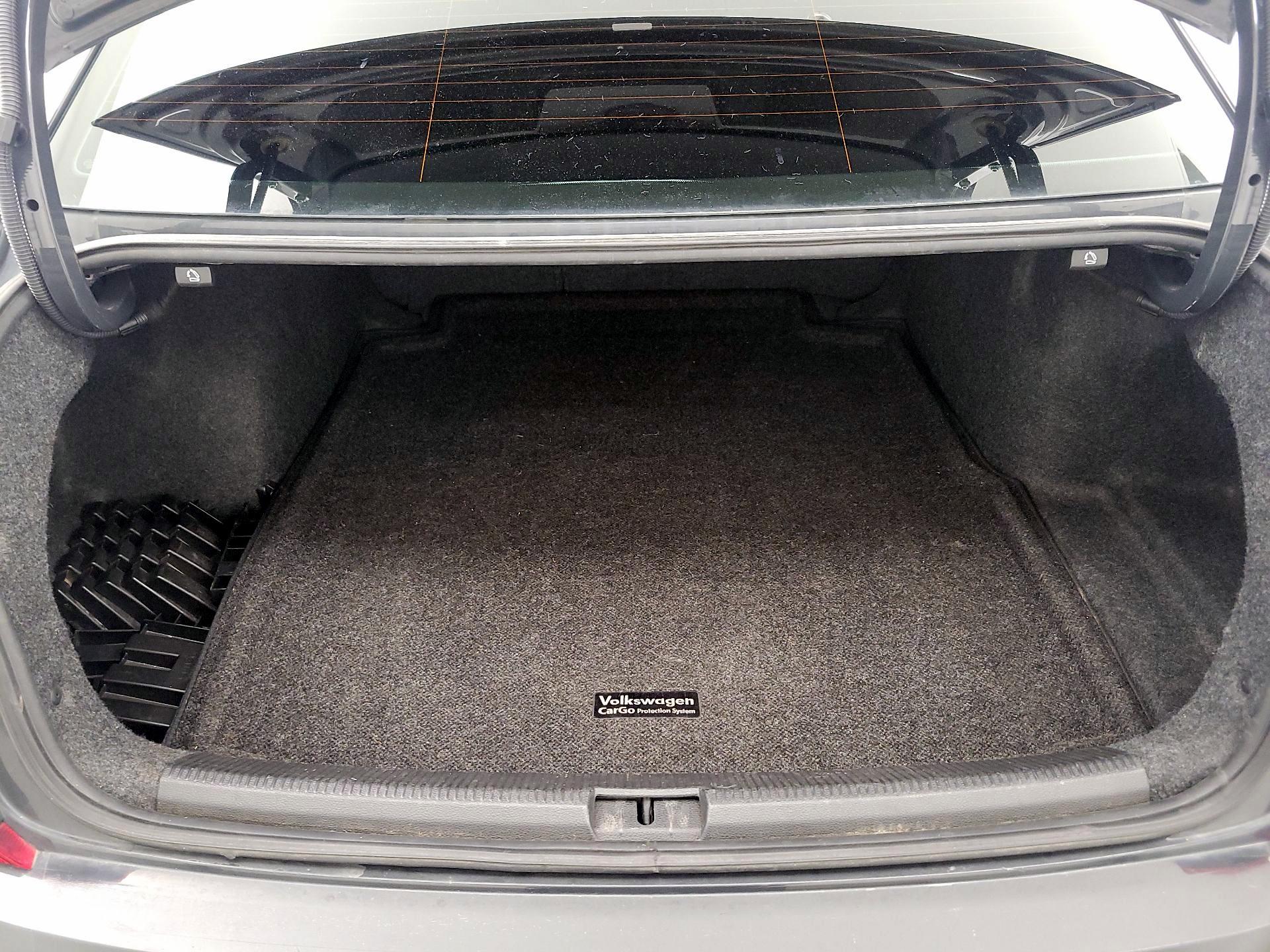 Thumbnail: 2017 Volkswagen Passat - 20
