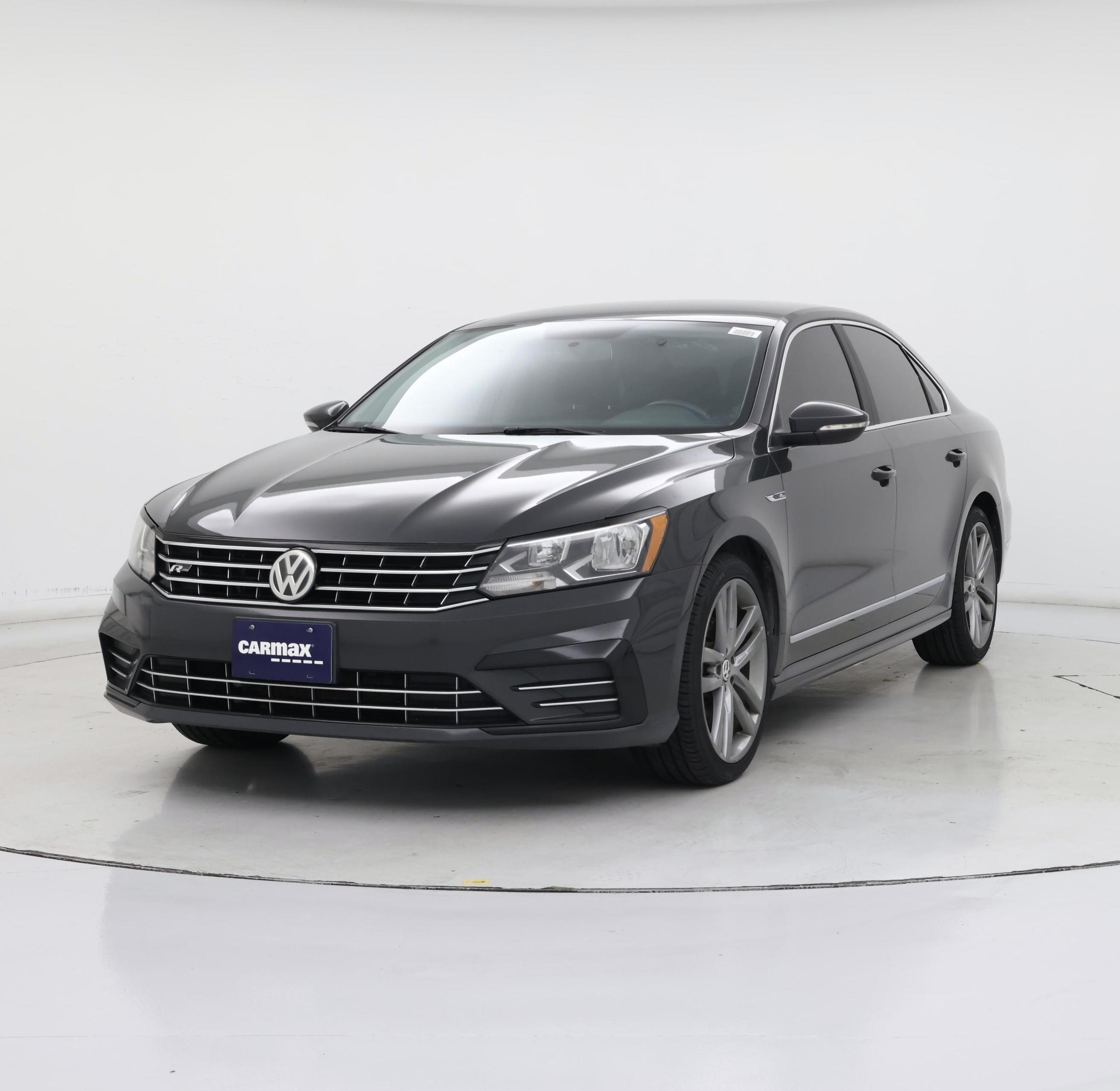 Thumbnail: 2017 Volkswagen Passat - 4