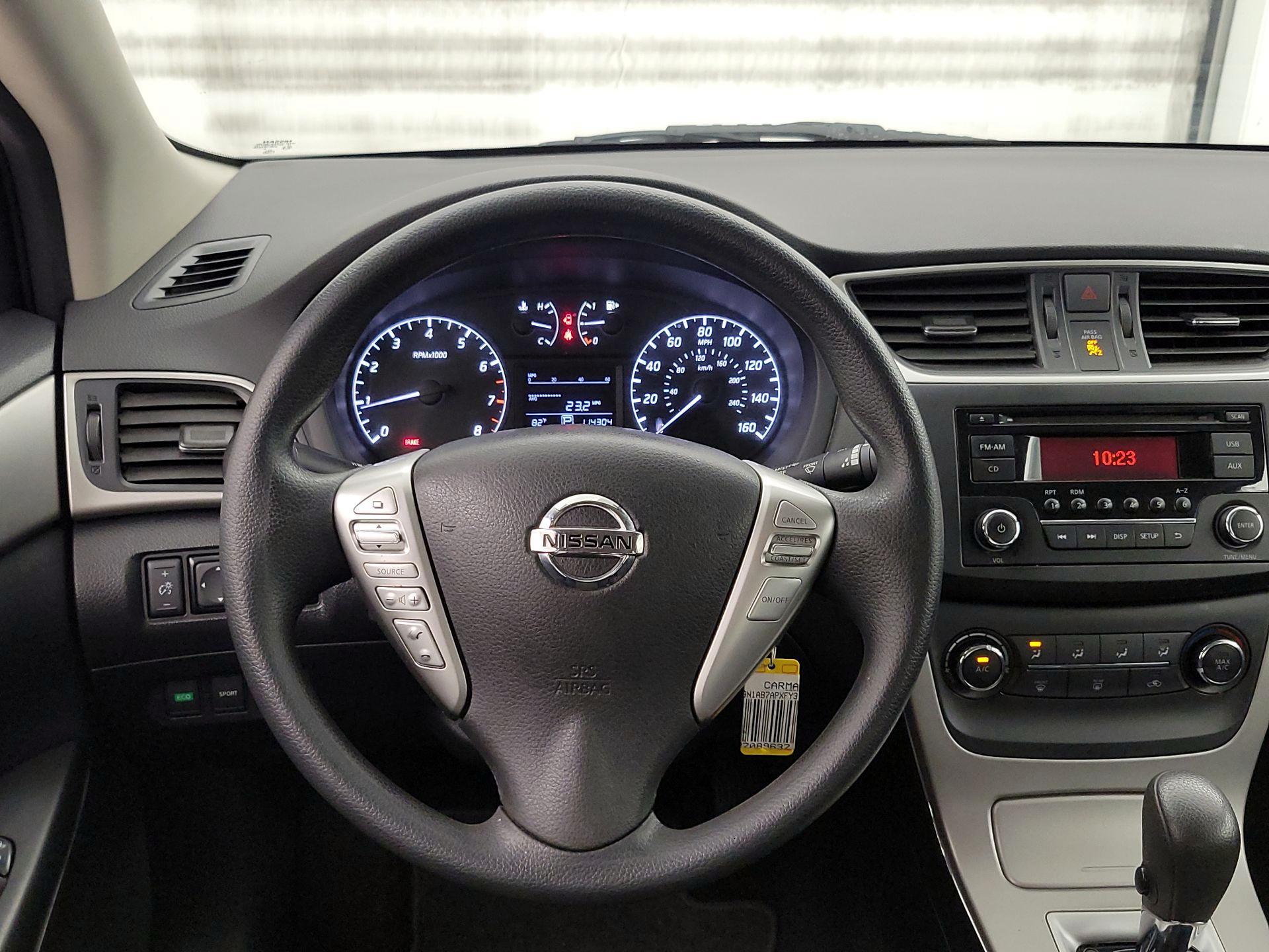 Thumbnail: 2015 Nissan Sentra - 10