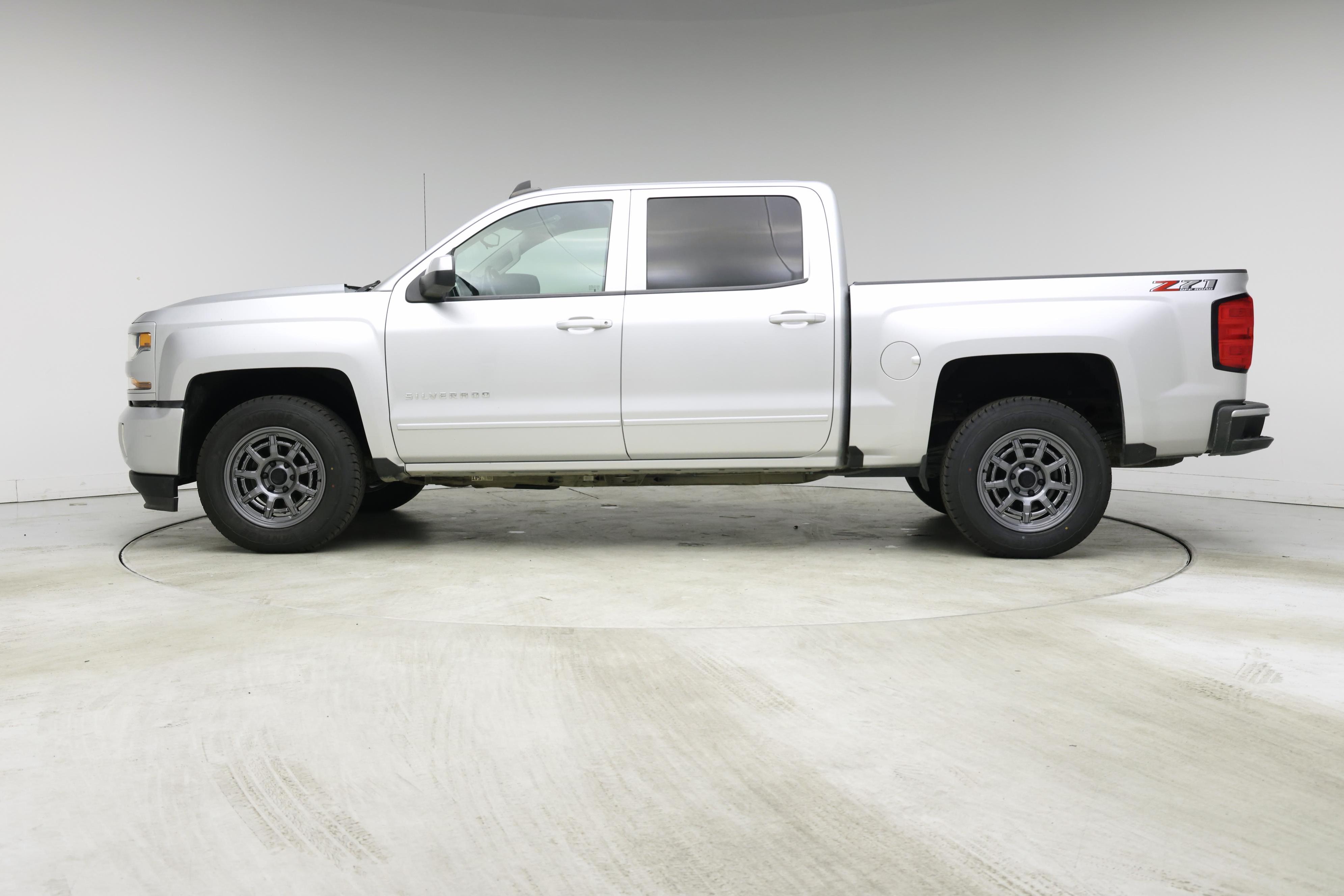 Thumbnail: 2018 Chevrolet Silverado 1500 - 3