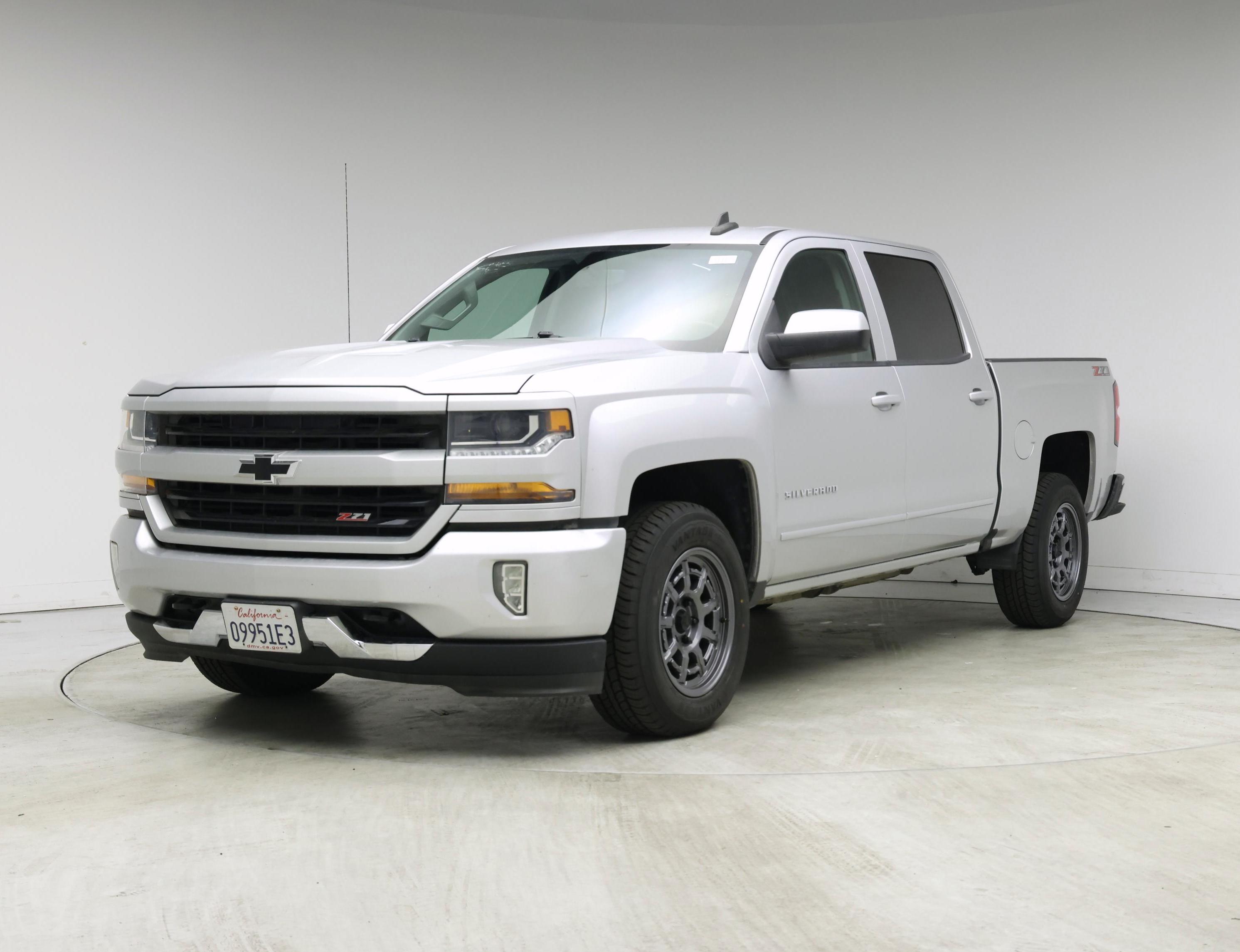 Thumbnail: 2018 Chevrolet Silverado 1500 - 4