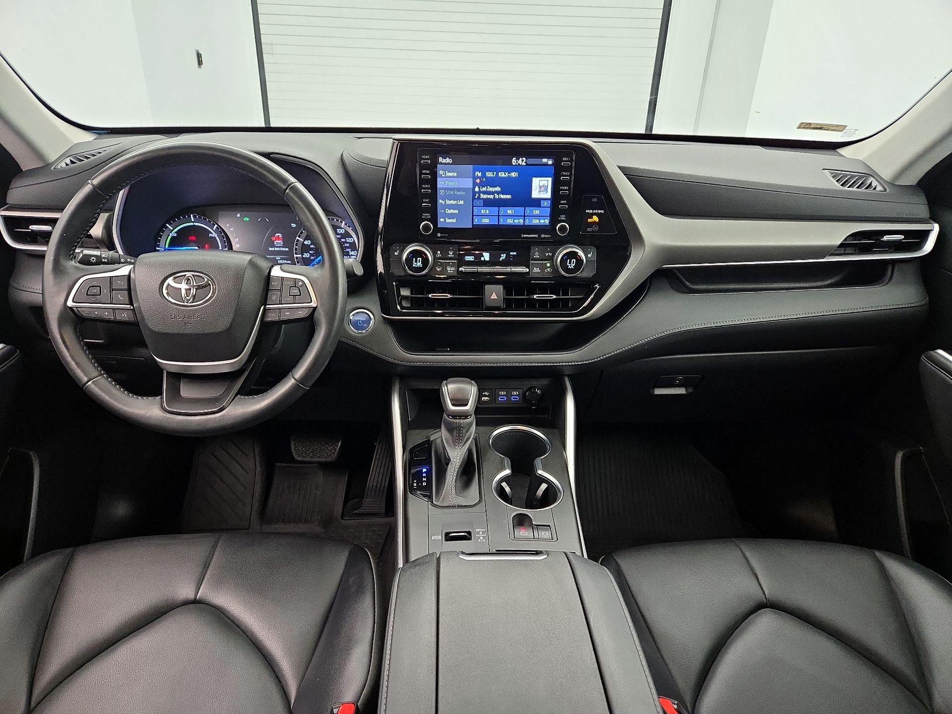 Thumbnail: 2022 Toyota Highlander - 9