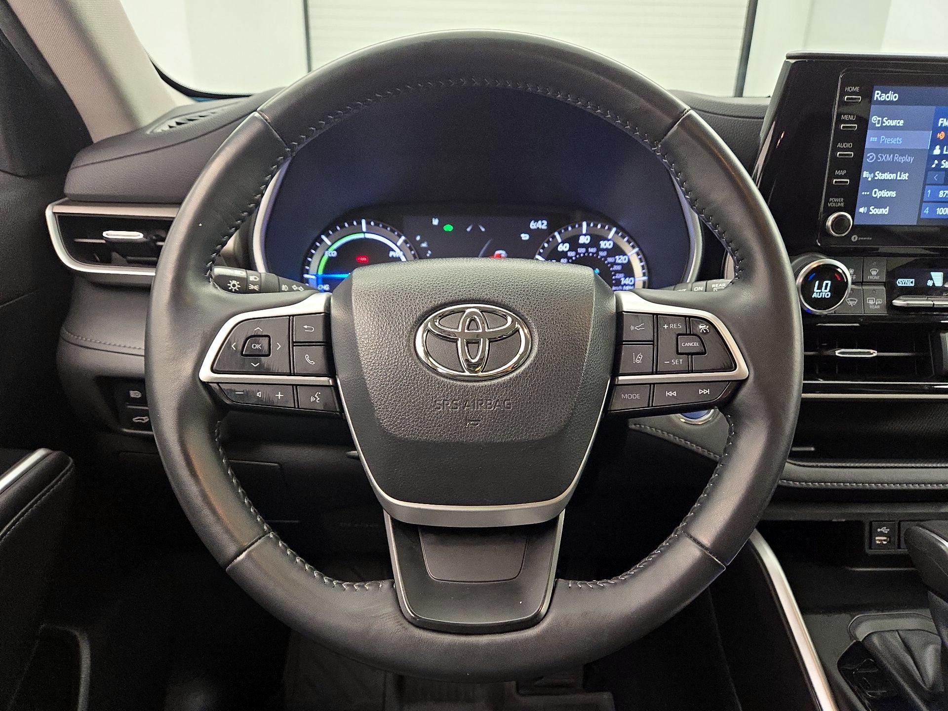 Thumbnail: 2022 Toyota Highlander - 10