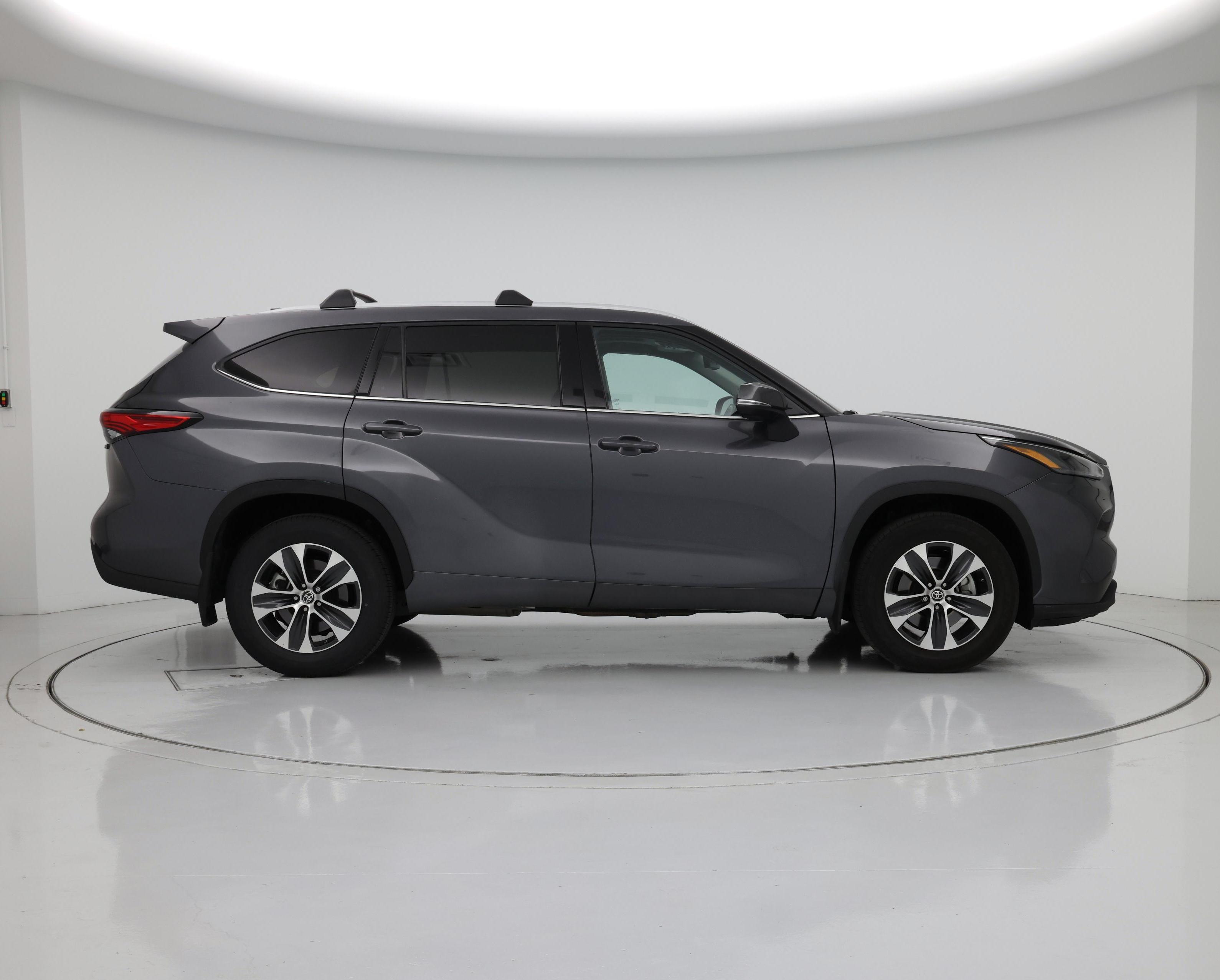 Thumbnail: 2022 Toyota Highlander - 7