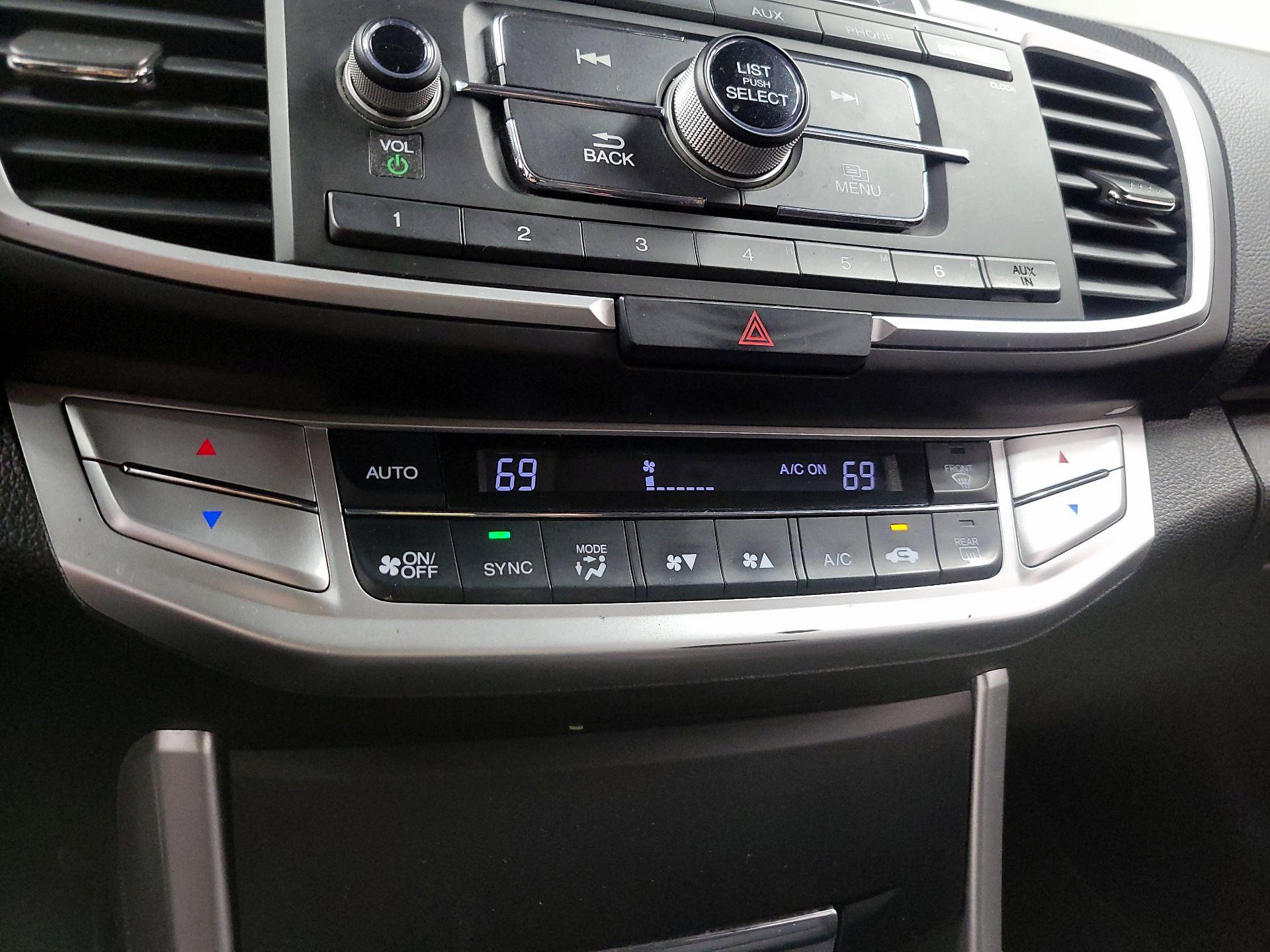 Thumbnail: 2015 Honda Accord - 15