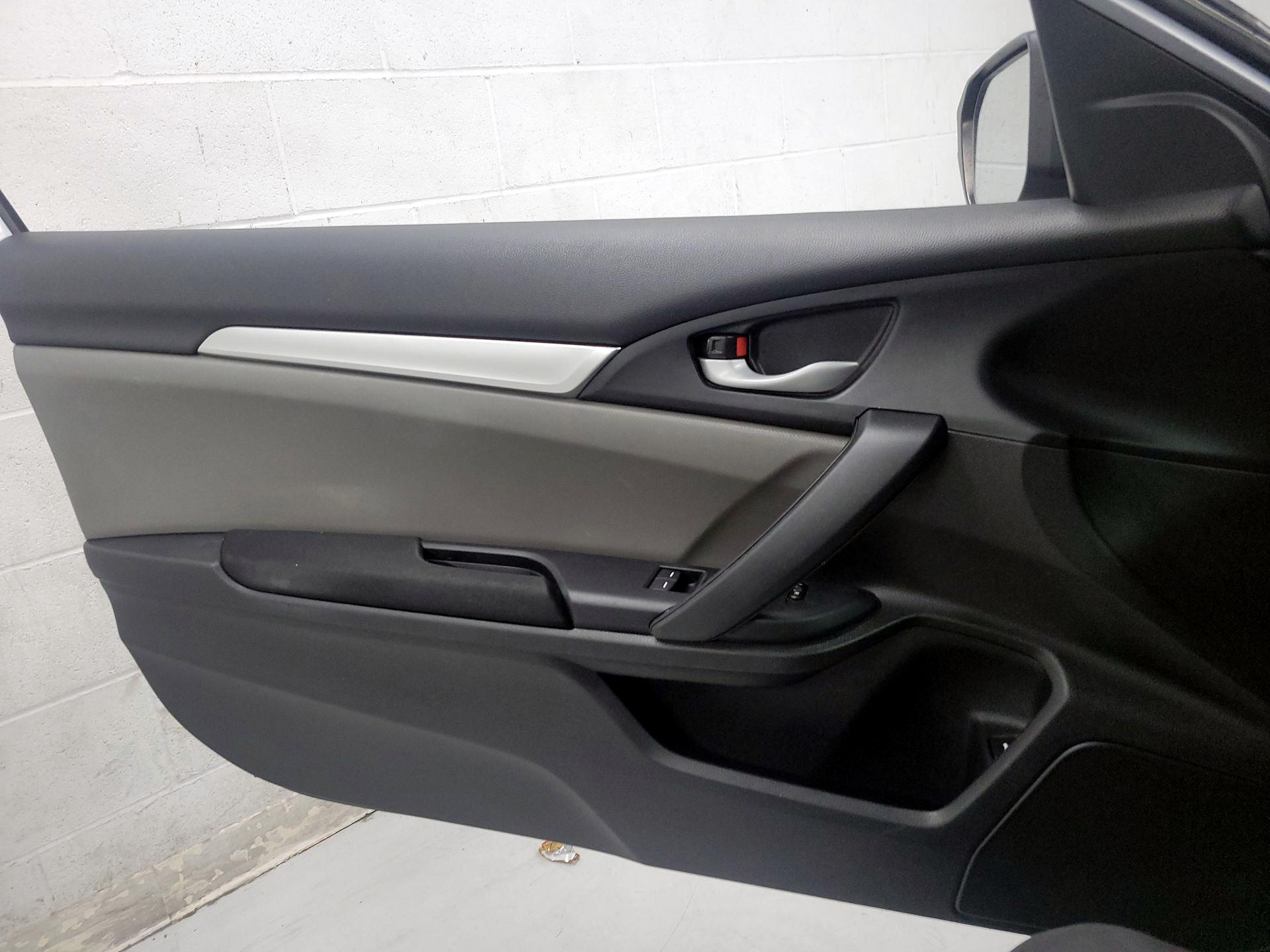 Thumbnail: 2016 Honda Civic - 12