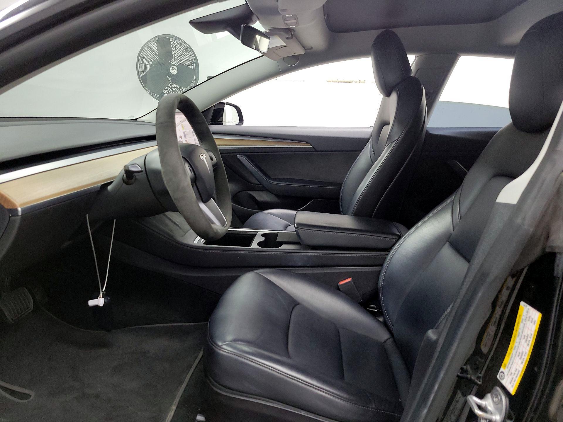 Thumbnail: 2022 Tesla Model 3 - 11