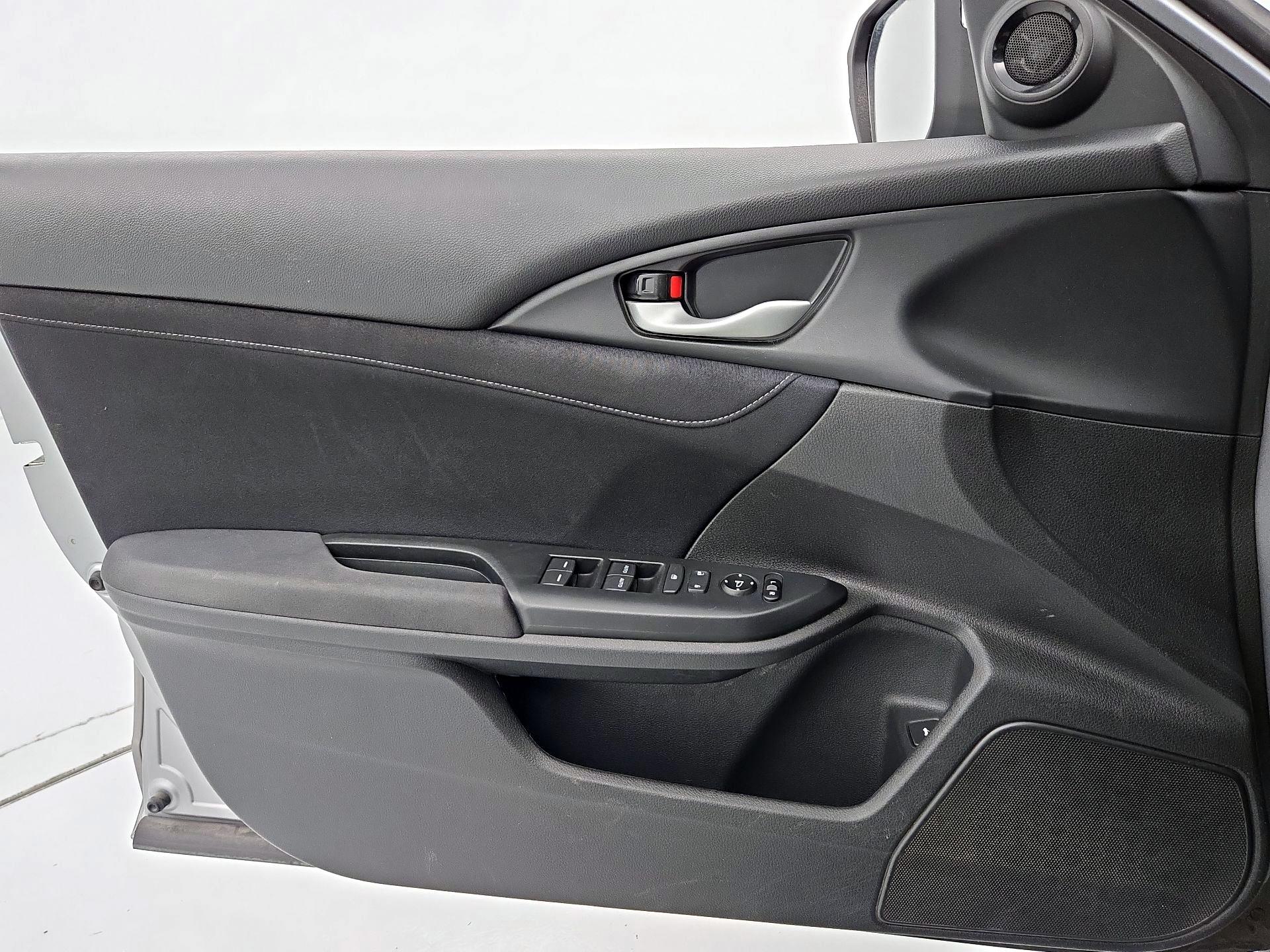 Thumbnail: 2020 Honda Insight - 12