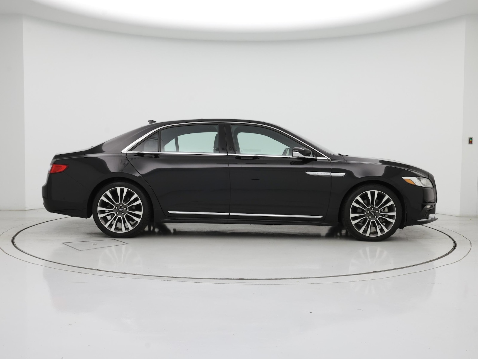 2020 Lincoln Continental Reserve - Photo 8