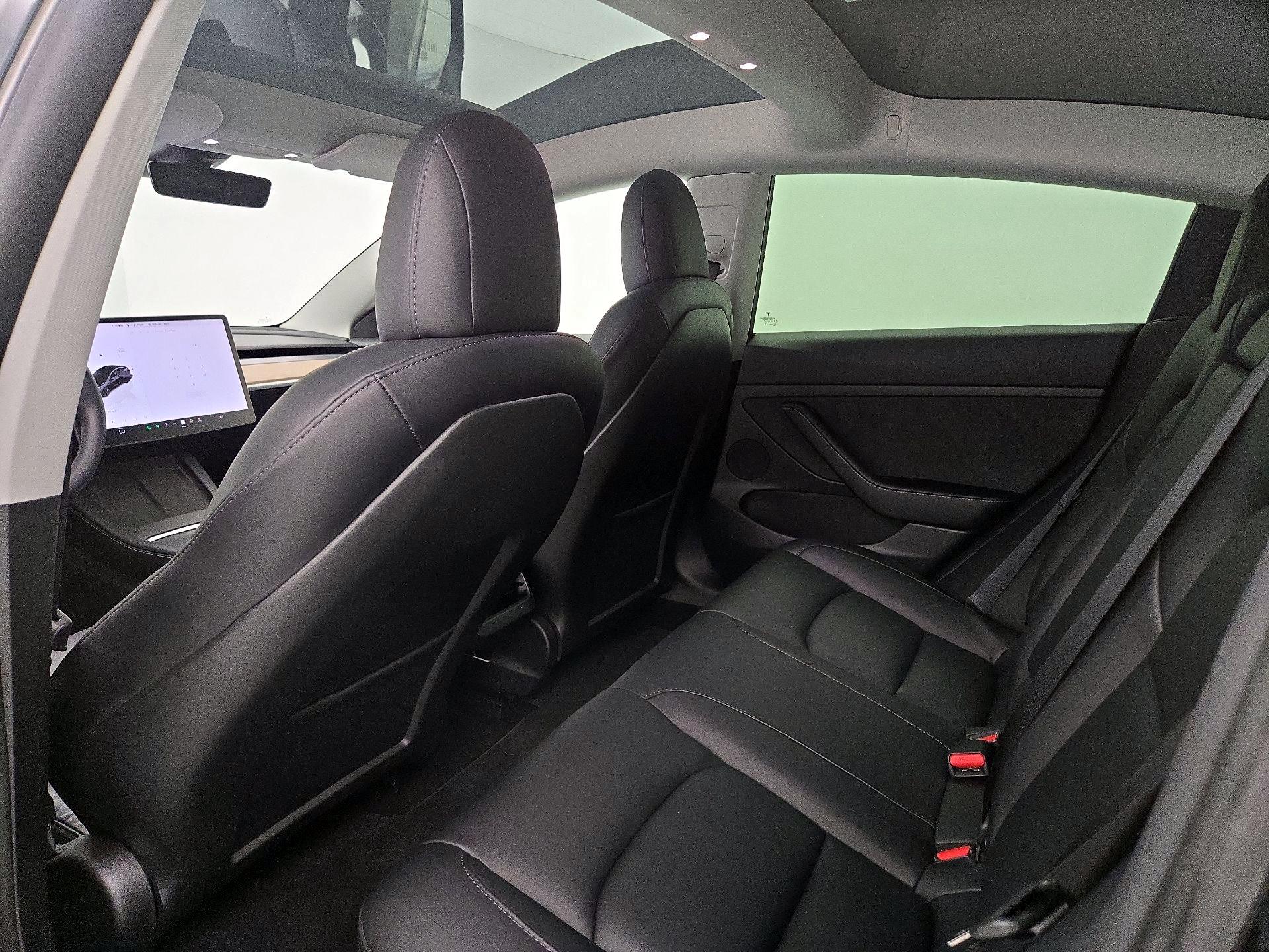 Thumbnail: 2022 Tesla Model 3 - 19
