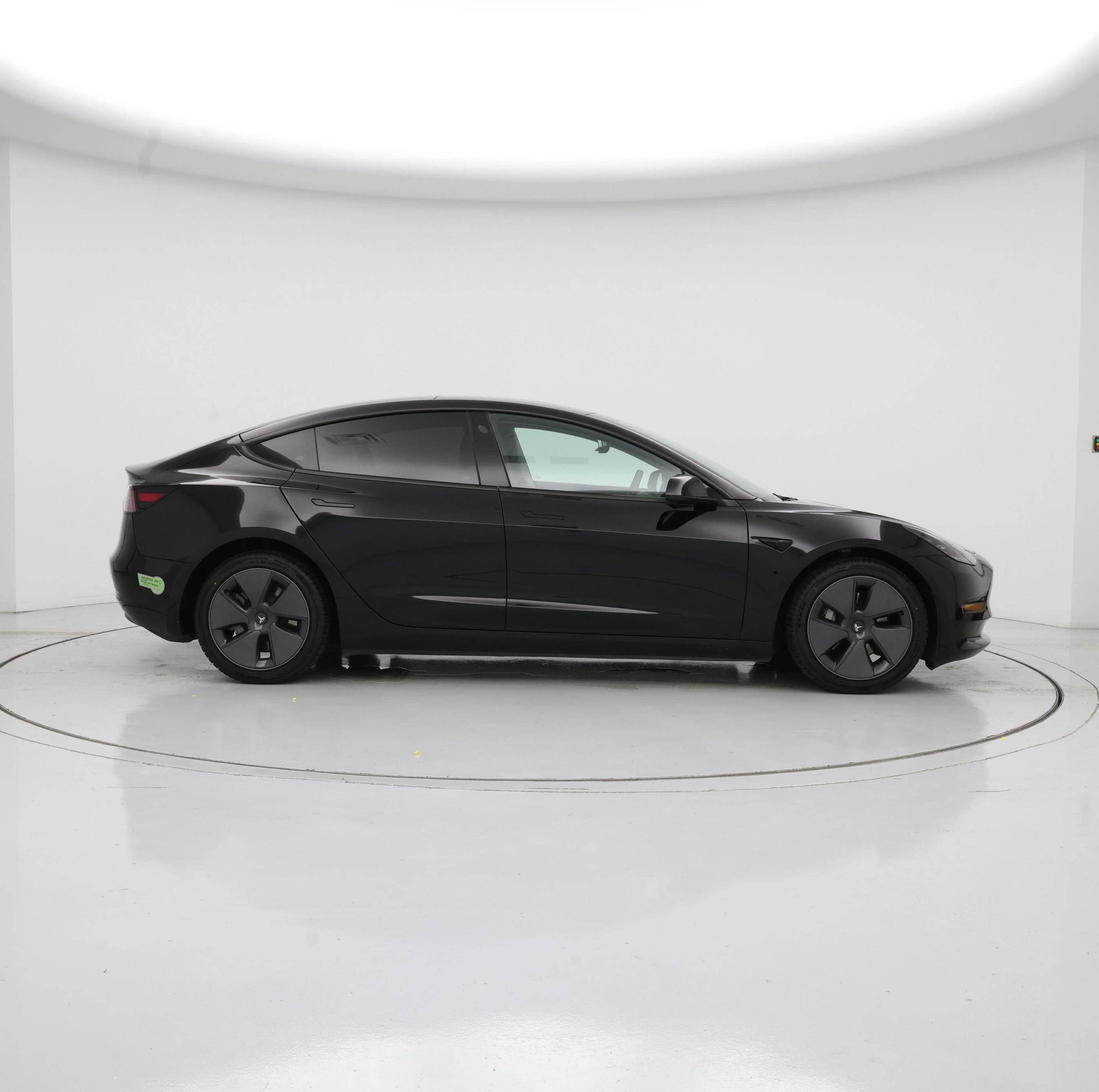 Thumbnail: 2022 Tesla Model 3 - 7