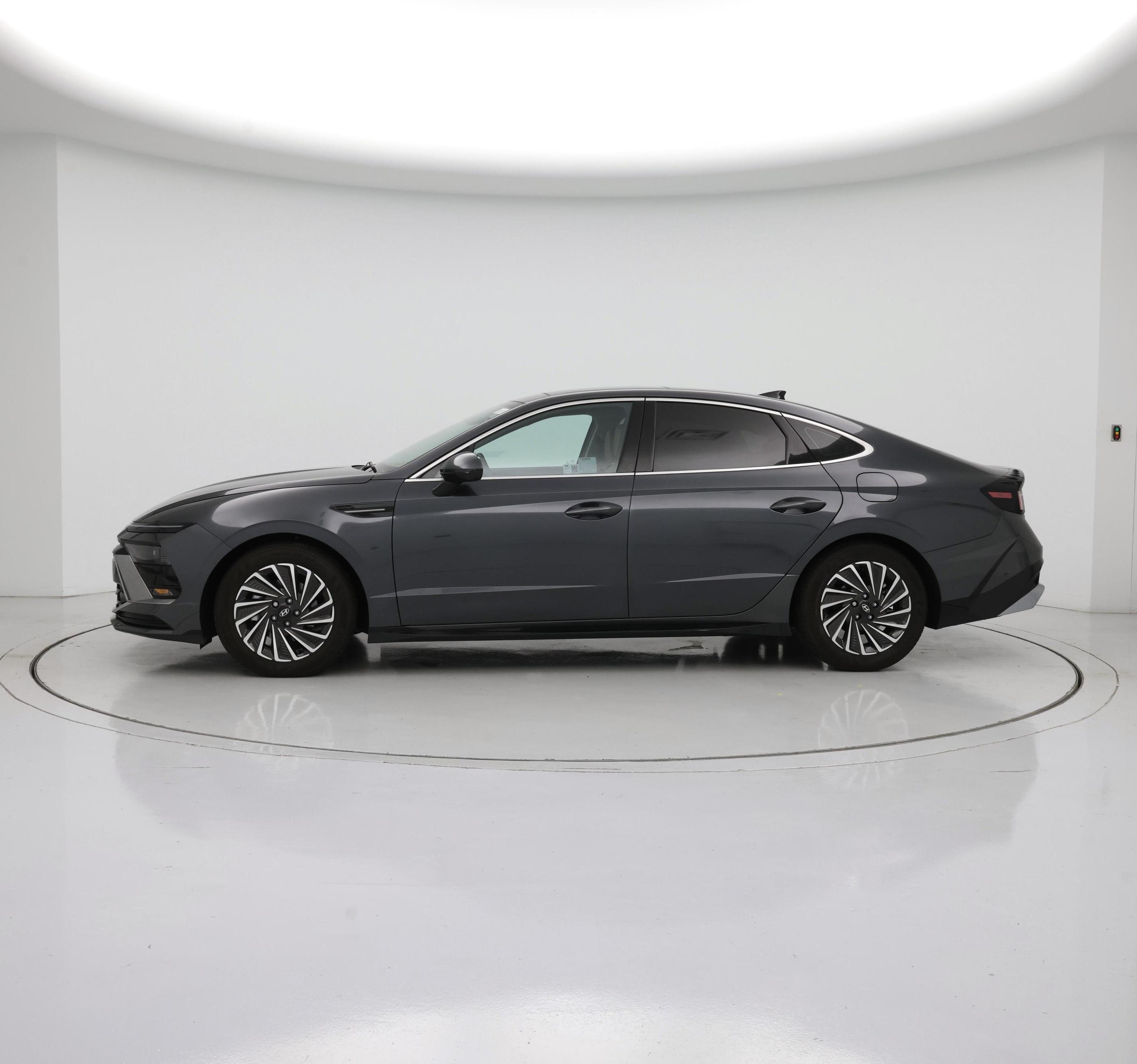 Thumbnail: 2024 Hyundai Sonata - 3