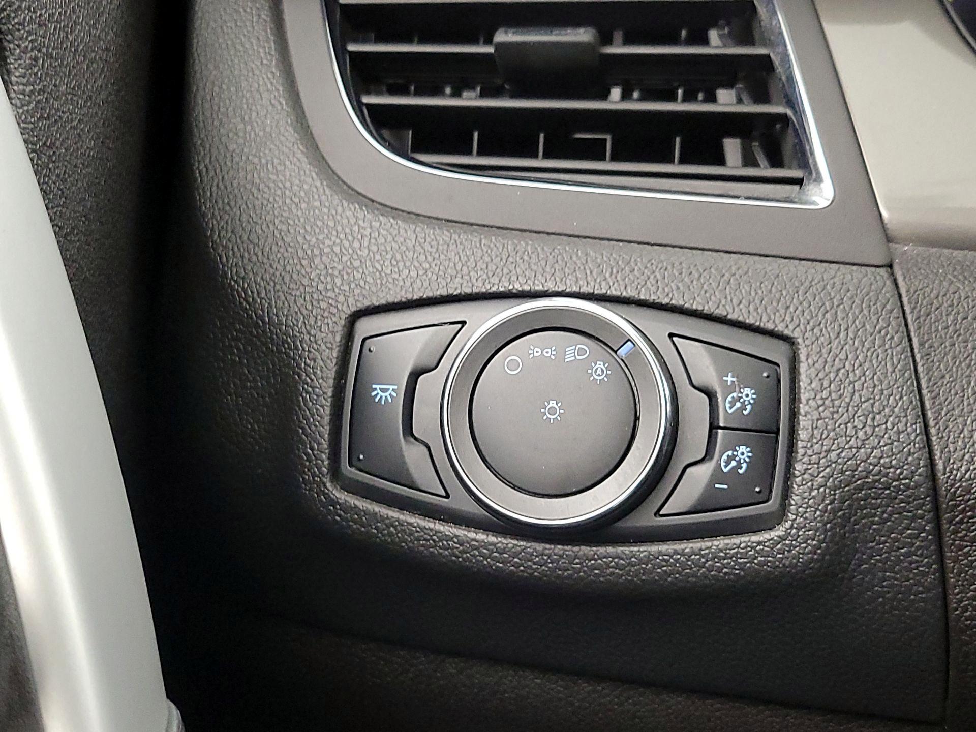 Thumbnail: 2013 Ford Edge - 13